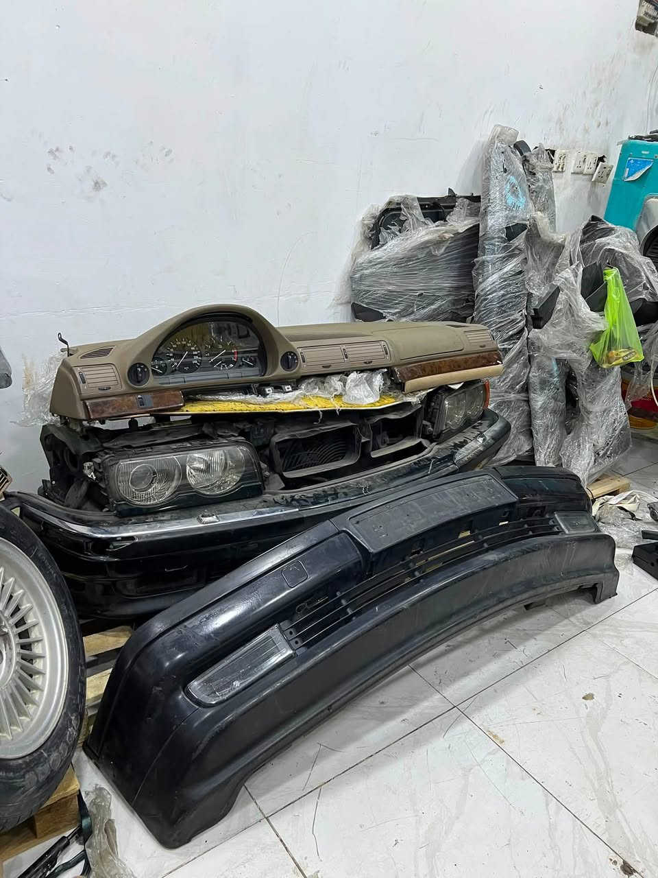 السلام عليكم ***********
غراض متنوعه BMW
