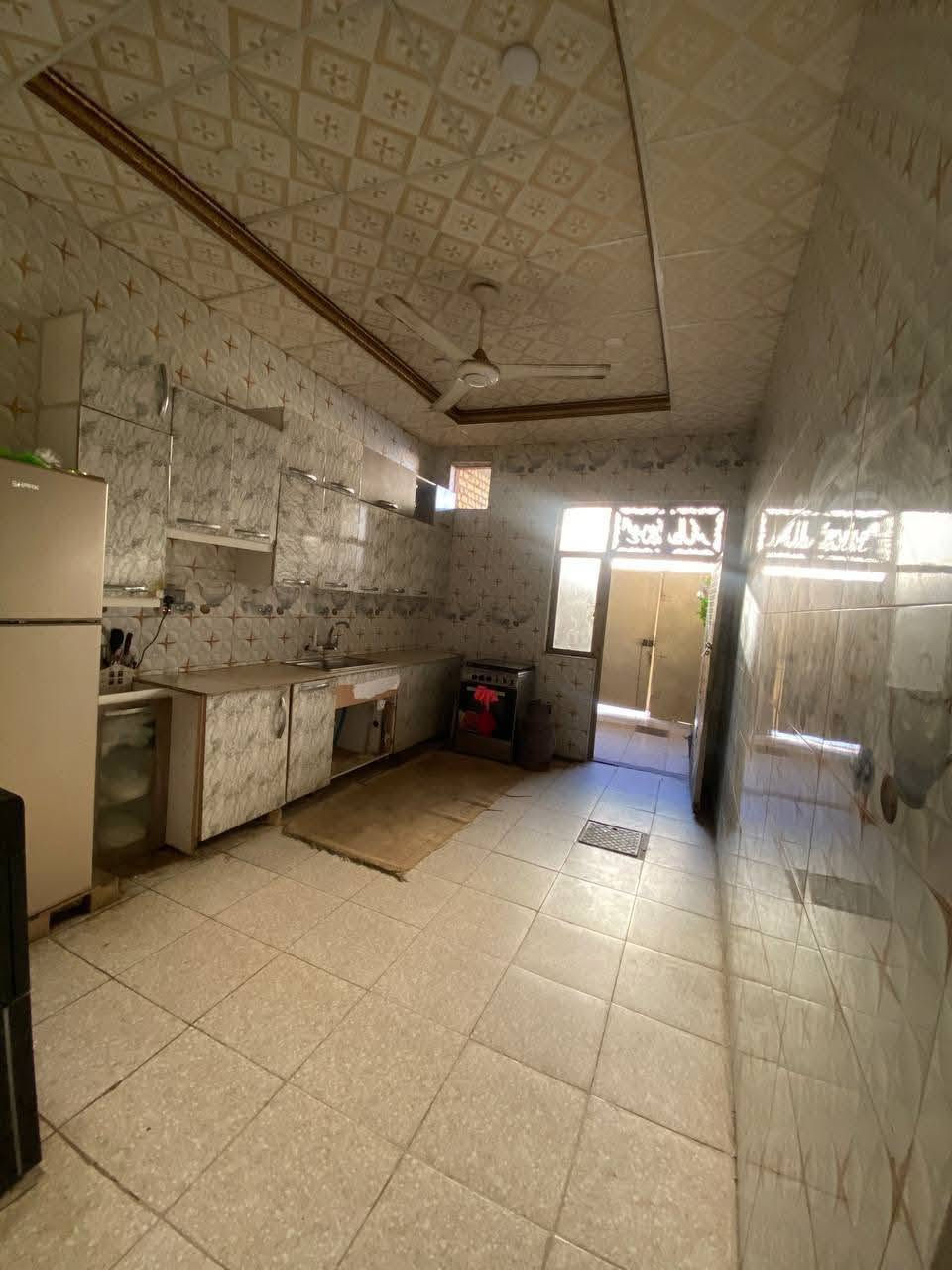 🏠 بيت حديث (ثلاث طوابق) للبيع في النجف الأشرف - حي الأنصار 🏠المواصفات:✨ المساحة: 120 متر مربع.📜 الملكية: طابو ملك صرف (سند جاهز للتحويل الفوري).🏗️ البناء: حديث جداً، تصميم ممتاز واستغلال ذكي للمساحات.🏢 عدد الطوابق: 3 طوابق كاملة (يناسب العوائل الكبيرة أو السكن والاستثمار).📍 الموقع: النجف الأشرف - حي الأنصار (موقع مميز وقريب من كافة الخدمات والأسواق والمدارس 

بيع مستعجل الاستفسار ***********
