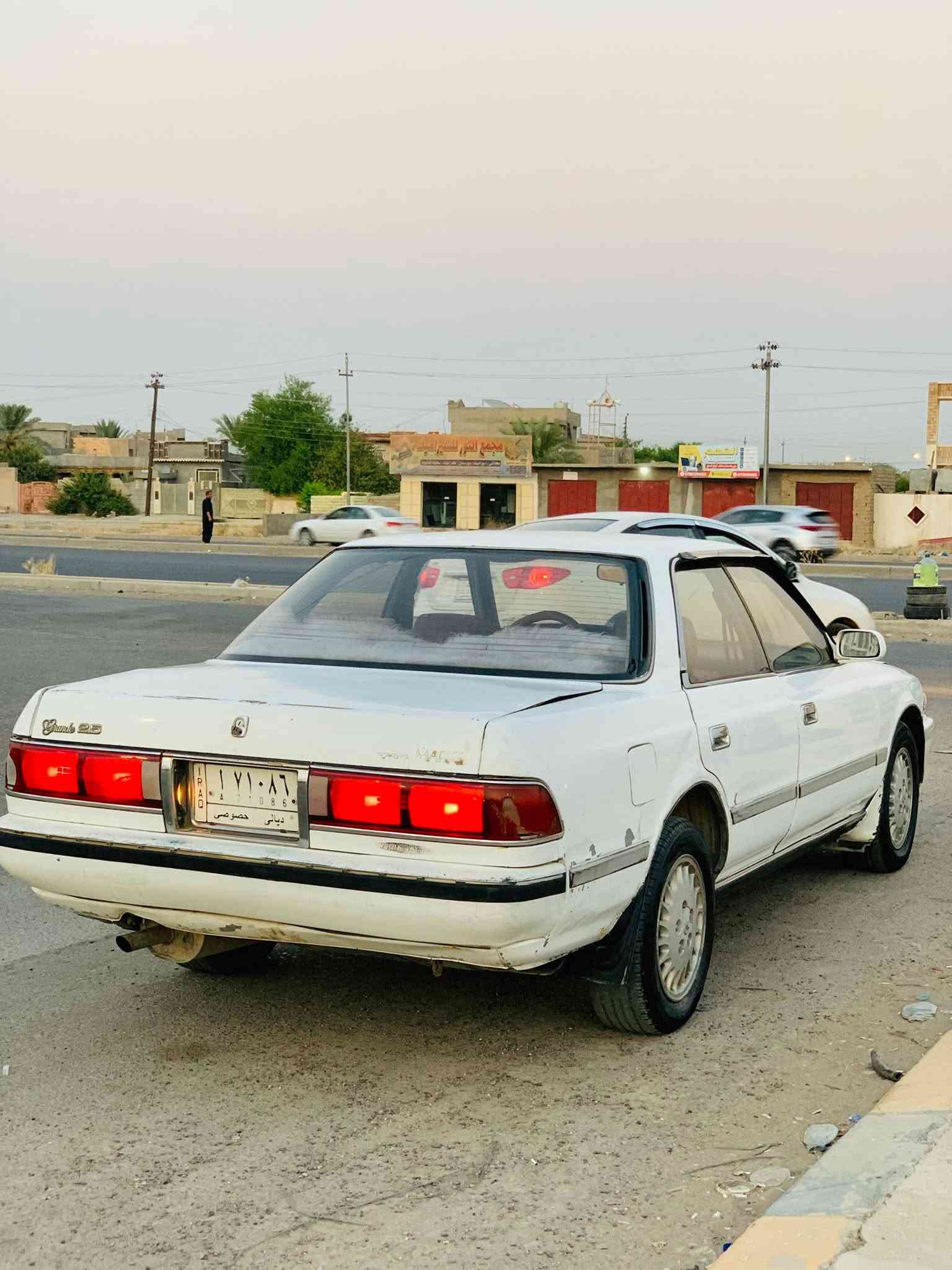 السلام عليكم مارك مسطره 
رقم ديالى
للبيع  سياره جديده 
موديل 89
محرك  ثنين ونص شرط 
كير شرط 
صدر تايرات كلهن جددد 
سياره حلى من صور 
تدفئه تبريد  نقص غاز
مسجل أربع سمعات 
لايت زنون عالي ناصي 
كهربائيات كله شغاله 
سياره جديده حيل 

السعر 31بيها مجال 
مكان السياره بيجي قريه المزرعه ***********
