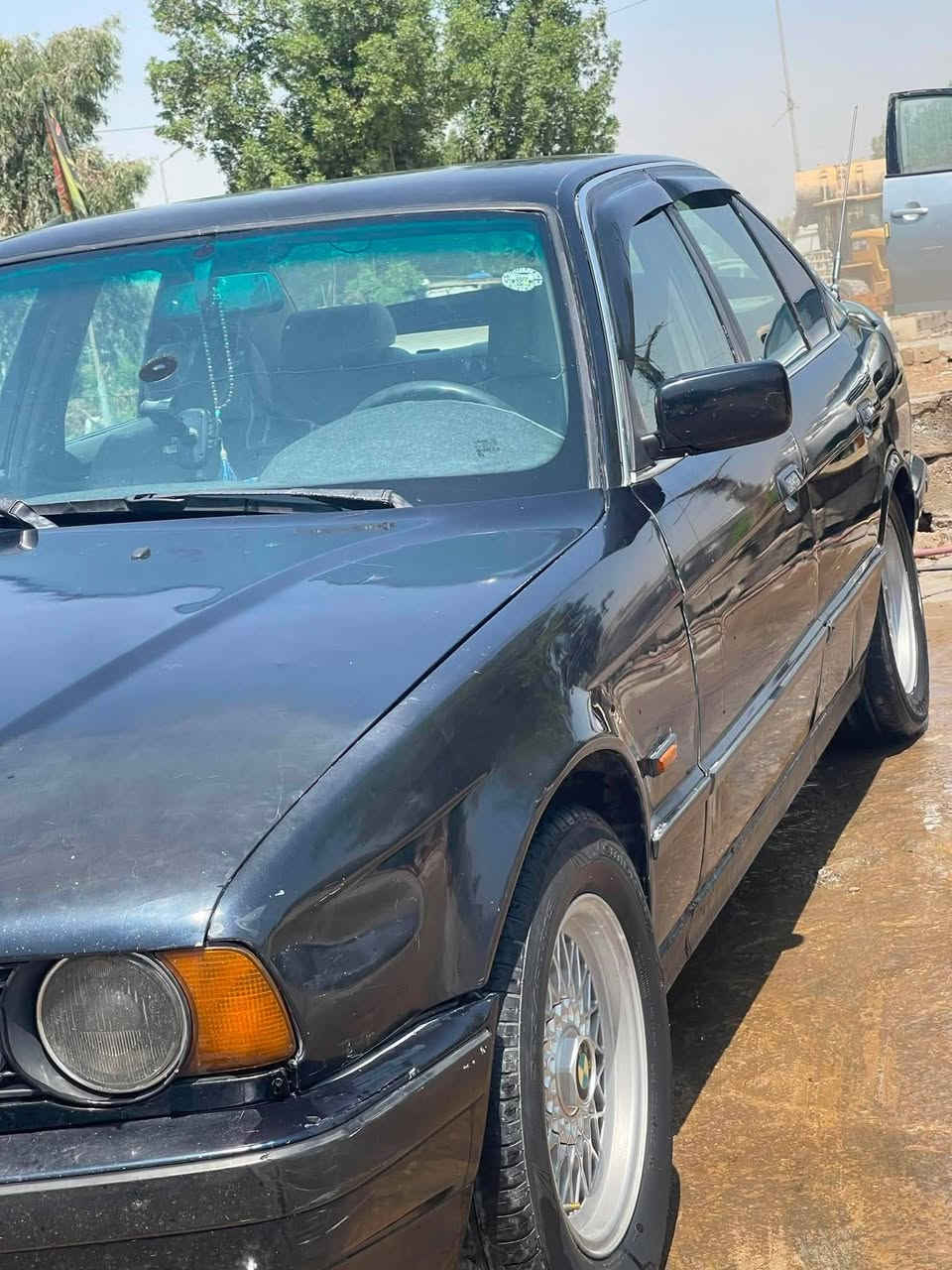 BMW 1994 525
رقم اربيل انكليزي سنويه ساقطه بنهاية ال ٢٠٢٥ 

مكينه وكير مسكر ٥٢٨ مكفولات 

لون نيلي 

وياله خليه جدد 

جاهزه من كل النواحي 

نقوصاتها فقط راديتر تبريد 

مكانها بابل جبله 

***********

سعرها ٦٢ وبيها مجال
