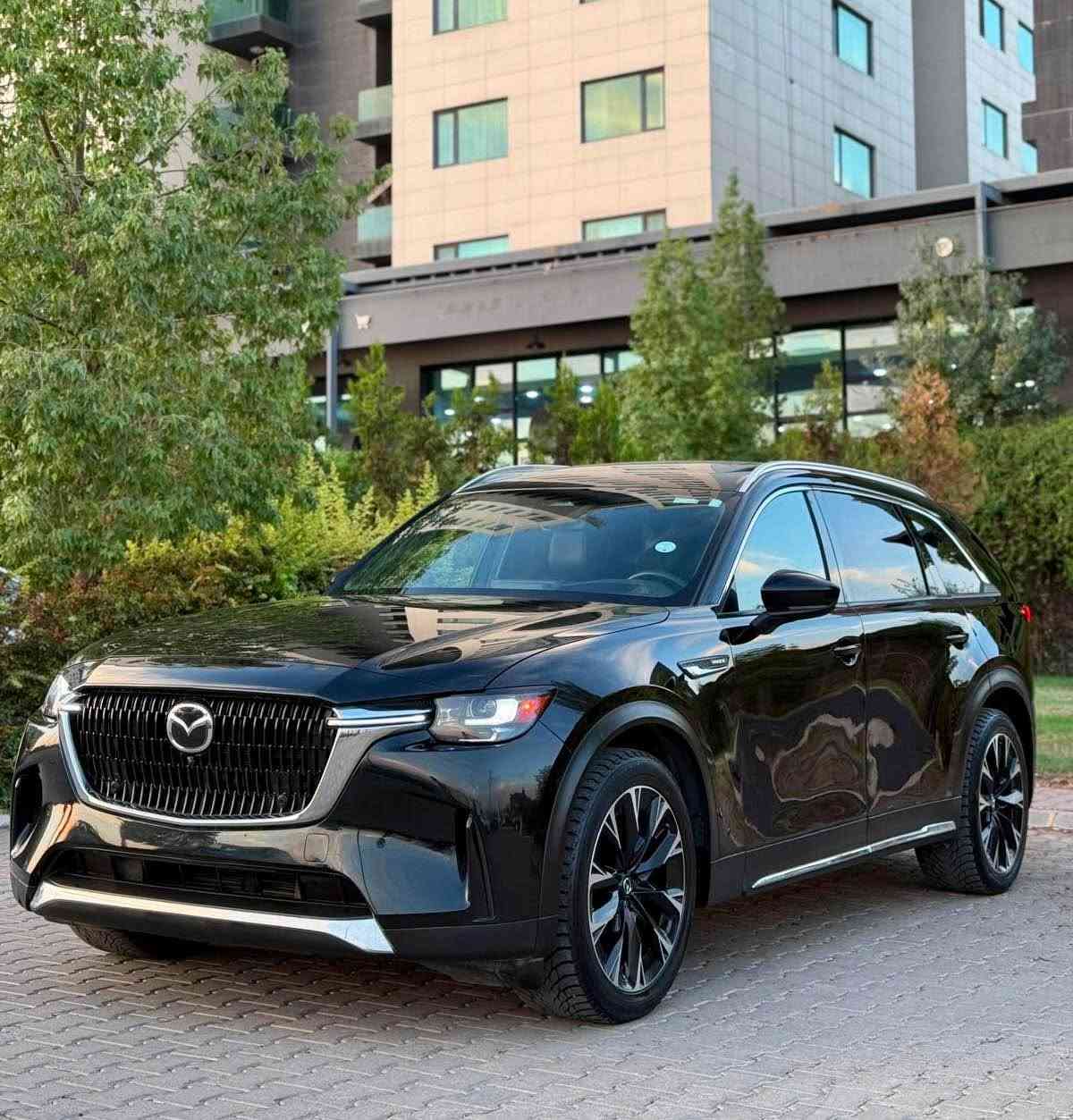 Mazda Cx-90 2024
PHEV Premium Plus

مازدا Cx-90 ٢٠٢٤
بلكن هايبرد بريميوم بلس
مواصفات فول فول بريميوم پلص
ماشي فقط 27 الف ميل
مواصفات 
Phev بلكن هايبرد
بانوراما ، فور ويل ، Face id ,داتاشو ، كيج الكتروني ، سماعه Bose , بصمة تشغيل ، ابواب بصمة ، بريك بسمه، سندوق كهرباء 
 كشنات جلد + كشنات تدفه تبريد ميموري  تبريد قطعتين  ABS,TC,navigation,wifi,GPS,Bluetooth,ECO,
شاشه كبير كاميرا 360 رادار 360 ، Auto Hold ، ٣ مود درايف Normal Sport Off-Road ، حساسات امامي خلفي 
لايت ليد زينون بگ لايت ليد
محرك ٢.٥  ٤ سلندر  تيربو شحن كهرباء بنزين

📍مكانه سليمانية
 بدون رقم تترقم شمالية

للستفسار :
‏Viber+Whatsapp
📞***********

MAZDA Cx-90 2024
 PHEV Premium Plus
مازدا CX-90 2024
مواسفات پڵەگین هایبرێد کارەبایی شەحن  بەنزین
Face id
بانوراما شاشه گه وره  5كاميرا  كاميراي 360 به سمه 
5 رادار  راداري 360 اميرجينسي بريك خه تي جاده
گيج الكترون بريك به سمه
كوشن جلد كوشن كاره با كوشن سارد و گه رم 
كوشن خزن شحن واير ليس
سوكان هيته ر 
ABS,TC,GPS,WIFI,NAVIGATION,Bluetooth,
ده بل اكسل AWD
راداري بيش و دوا لا ته نيشت حاسه ي بيش و دوا
تبريد مركزي پرده ي جامه ماني دواوه
لايت ليد و زينون عه ده سه ، جوله ي لايت له گه ل سوكان
مكه به ره ي boss  مكه به ره ي ناو صندوق
صندق كاره با 
ماوه ي روشتن ته نها ٢٧ هه زار
مه كينه ٤ بستون ٢.٥ تيربو پڵەگین

***********📞
شوين سليماني 
ژماره كاتي السليمانية, العراق
