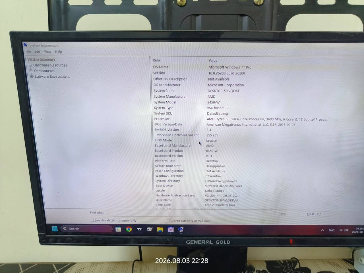 تجميعة pc للالعاب بسعر مناسب
للبيع: تجميعة بي سي جيمنج متكاملة (جاهزة للاستخدام) 🔥
تجميعة ممتازة وأداء عالي بالألعاب والأعمال، القطع نظيفة جداً ومشتغلة بأداء ممتاز!
━━━━━━━━━━━━━━━━━━━━
🔹 المواصفات الأساسية (البي سي):
المعالج (CPU): AMD Ryzen 5 3600 (6 Cores / 12 Threads)
المذربورد (Motherboard): B450-W
كارت الشاشة (GPU): ASRock Phantom Gaming RX 580 OC بحجم 8GB
الرامات (RAM): 8GB DDR4 بتردد عالي وسريع 3600MHz
التخزين (Storage): Samsung M.2 NVMe بحجم 256GB (الصحة والصلاحية Health 100% - سريع جداً بالنظام والألعاب)
نظام التشغيل: Windows 11 Pro الأصلي
━━━━━━━━━━━━━━━━━━━━
🔹 الملحقات والقطع الجانبية:
الكيبورد: كيبورد جيمنج بإضاءة RGB ممتازة
الماوس: ماوس وايرليس / بلوتوث مريح بالاستخدام
الماوس باد: ماوس باد جيمنج بحجم كبير وتصميم فخم
الربط والشبكات: قطعة USB تدعم Wi-Fi 6 السريع جداً + Bluetooth 5.4
━━━━━━━━━━━━━━━━━━━━
🔹 الشاشة:
الشاشة: General Gold بدقة Full HD بحجم 24 بوصة
(ملاحظة للشفافية: توجد أثار بسيطة جداً تظهر فقط عند اختيار اللون الأبيض الخالص، أما أثناء اللعب أو التصفح بالألوان العادية فلا تظهر نهائياً وأداؤها ممتاز)
━━━━━━━━━━━━━━━━━━━━
🎮 الأداء بالألعاب:
البي سي تشغل ألعاب قوية مثل Horizon Zero Dawn وغيرها بسرعة إطارات تتجاوز 70-75 FPS بإعدادات مرتفعة وبسلاسة تامة.
━━━━━━━━━━━━━━━━━━━━
💰 الأسعار وتفاصيل البيع (إمكانية البيع مفرد أو كامل):
السعر للست أب كامل (البي سي + كافة الملحقات + الشاشة): 550,000 دينار
السعر للبي سي مع كافة الملحقات (بدون الشاشة): 510,000 دينار
سعر الشاشة بوحدها: 30,000 دينار
(ملاحظة: عادي أبيع البي سي والملحقات بوحد والشاشة بوحدها حسب رغبة المشتري)
━━━━━━━━━━━━━━━━━━━━
📍 المكان: البصرة (ويوجد توصيل)
📞 للتواصل والفسح: الاتصال على الرقم: *********** أو المراسلة على الخاص.
