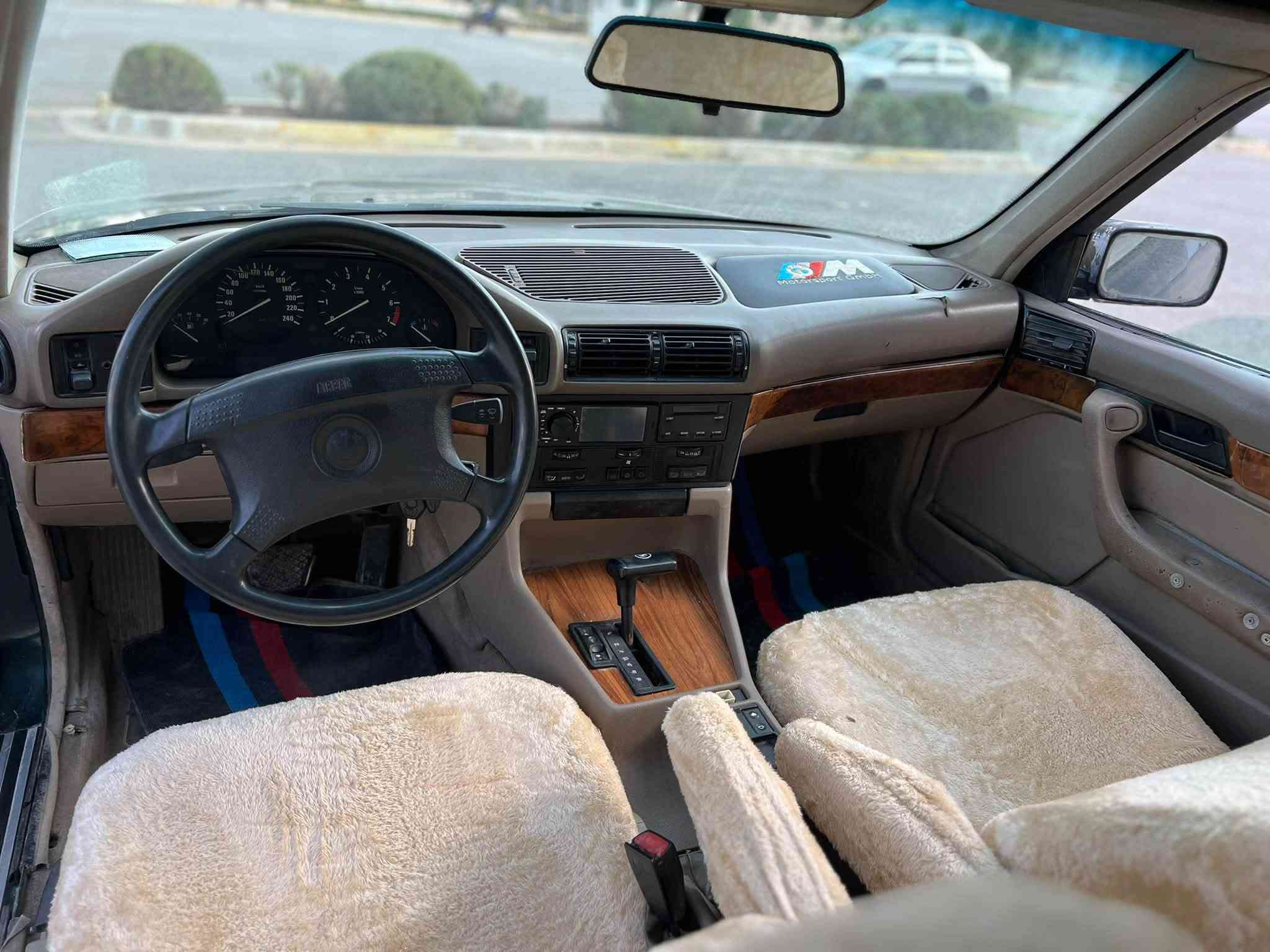 ماشەڵا لە ماڵی هەموو لایەک 
Bmw 520 تۆماتیک 
نمونەی جوانی پاکی 
تا بڵێی بەقوەتە
سڵایت ٢ جام کارەبا  
گێڕو مەکینەی بێ کێشەیە 
ئاڕم پلاسیک سلێمانی ئاڕم و دارو بەرد بەشەرت 
تۆزێک مەسرەفی هەیە 
شوێن ڕانیە تەلە فۆن کەن لە خمزمەت دامە 
***********
***********
