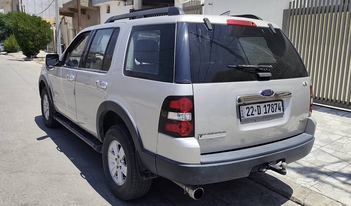 فورد اكسبلورر
موديل 2007  XLT
5 راكب
 دبل اكسل 
تبريد قطعتين 
بدون صبغ
بيها قطعتين تعديل بارد
 رقم اربيل سنويه جديده 
سعرها 90 وبيها مجال
السياره موجوده بكركوك
رقم الهاتف ***********
