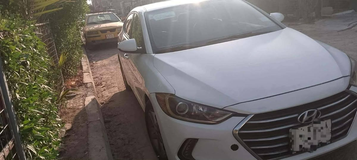 سيارة الانتر لبيع موديل ٢٠١٨ وارد أمريكا سيارة حيل نظيف العنوان بغداد الامين الثانية رقم الموبايل ***********
