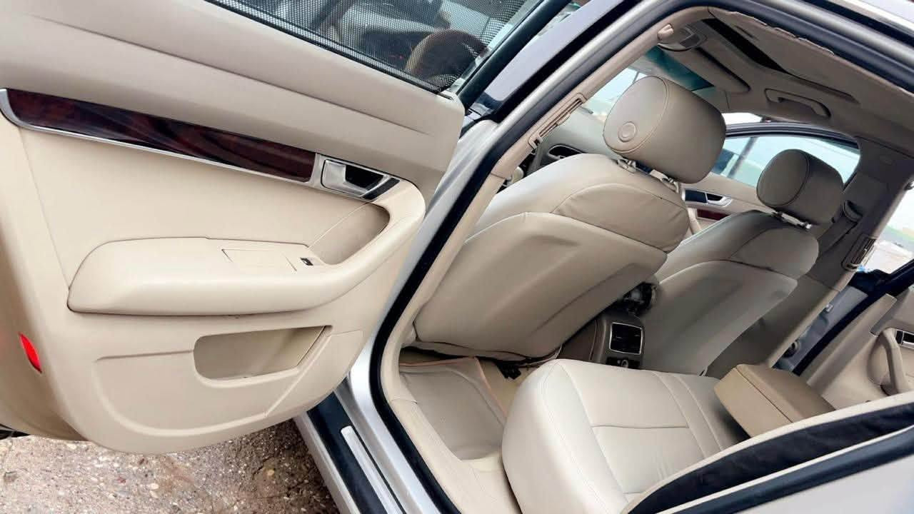 أودي A6 موديل 2009 للبيع
🚘 المواصفات:

* محرك 4 سلندر تيربو.

* موقع السيارة: البصرة.

⚠️ ملاحظات مهمة:

* رقم دهوك منتهي.

* عليها غرامات بقيمة 900$.

* يوجد تأخير في تبديل نمر الگير.

* كمبريسر التبريد عاطل. 

* محتاجه اشوي ترتيب بل كهربائيات 

💰 السعر: 6000$

📞 للاستفسار: ***********

السيارة تُباع كما هي، والمعاينة والفحص للجادين فقط.
