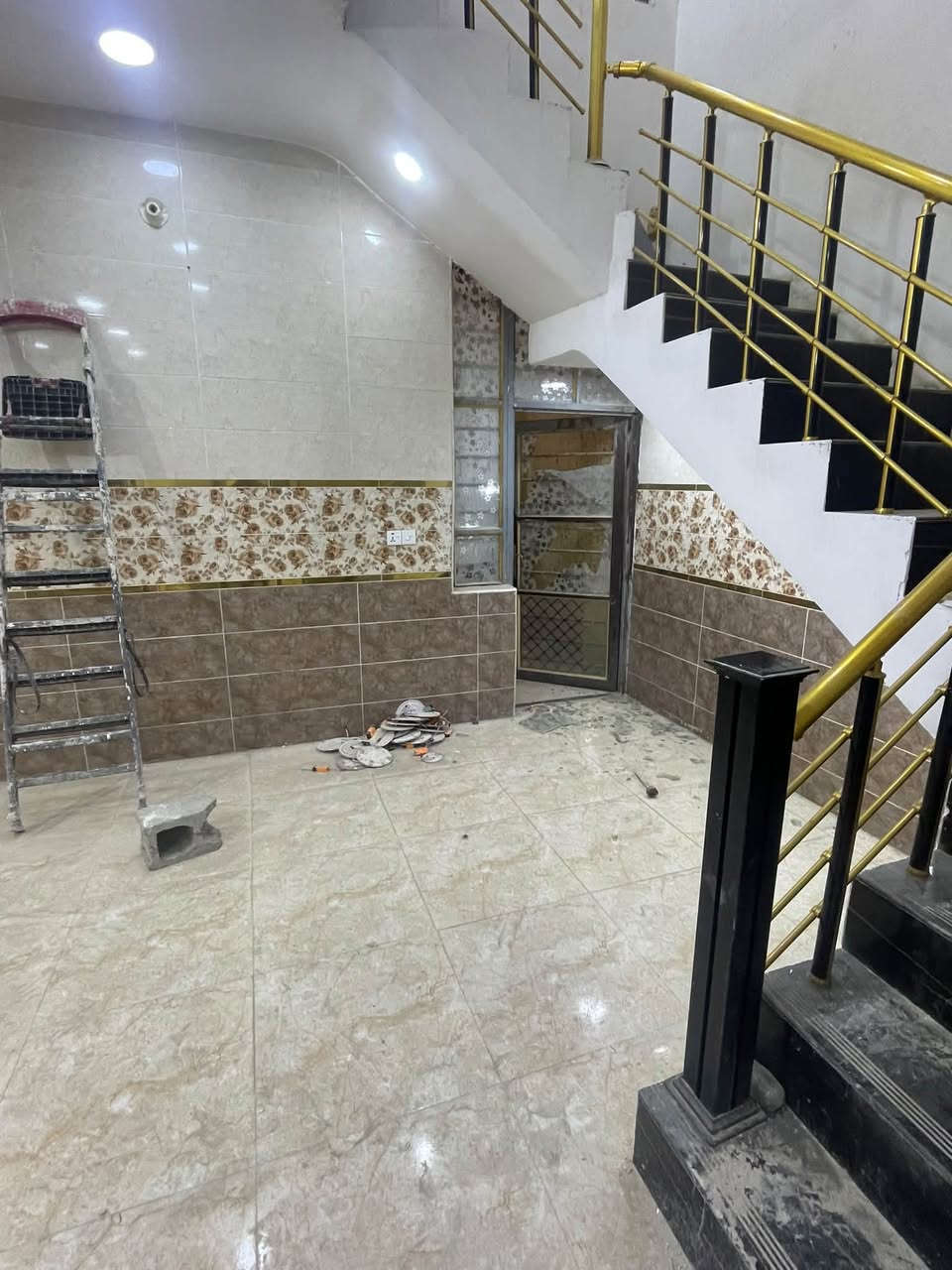 الدورة البعيثة • ١٠٠م • ٣غرف