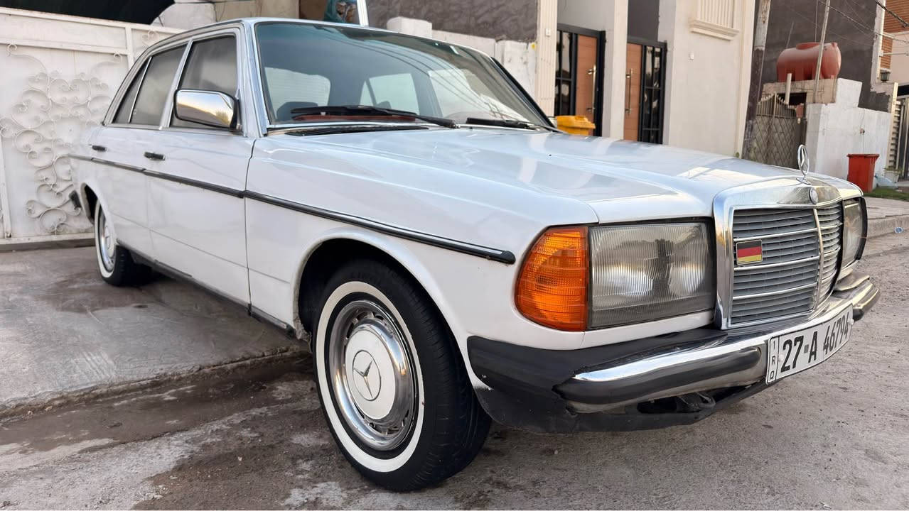 مارسدس123w ابو جحيل بيع او مراوس
موديل 1983
محرك vvt2500 ديلكو
مكاني بغداد 
تحويل مباشر صاحبها بديالى اكفلك تحويل
تبريد شغال منظومه جديدة ثلج 
مكاني بغداد سياره بيها نقوصات ابيع على وضعها
السعر48 وبيها مجال
*********** بغداد, العراق
