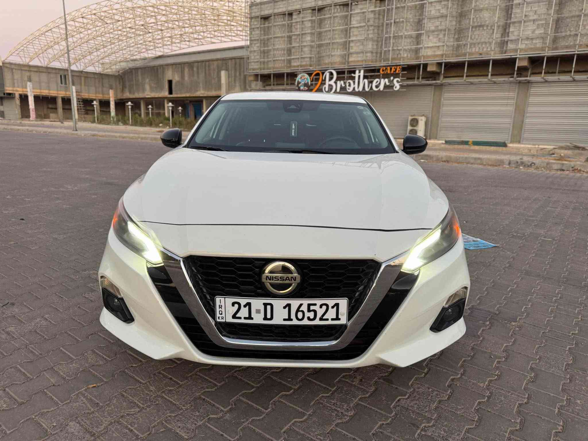 السلام عليكم 
نيسان التيما 2020 مواصفات SR 
#سعر 144 وبي مجال 

1N4BL4CV2LC225494

( رجاءآ الى مايعجبه ومو شراي  ينورنه بسكوته لا يعلق لا يتصل ) 
والشراي يجي يشوف السياره وميكون خاطره الا طيب 
رقم سليمانيه دولي جديد ، هزه وبراد وسنويه الى 2031 
#الضرر فقط جامرلغ جهه السكن مبدل بلادي بدووون دواخل بدوون ايرباك 
#بجم_كبس✔️
وباقي الملاحظات مذكور بالسونار 
#المواصفات 
_بصمه تشغيل +ابواب+ صندوق
_ويل كروم حجم 19 بلادي 
_ تشغيل عن بعد 
_تحكمات استيرن 
_شفتات بلاستيرن 
_كشنات كامل جلد +كشن السايق كهرباء
_شاشه حجم وسط لمس 
_رادارات + حساسات جانبيه 
_تنبيه الخروج من المسار 
_مثبت سرعه 
_عدسات زينون بلادي 
#ماشي 71 الف ميل 
السياره نظيفه ومسويله ادامه دهن محرك وهايدروليك الگير مبدل بوقته 
#مكان السياره #ديالى_قضاء_خانقين 
للاستفسار / *********** ☎️ خناقين, ديالى
