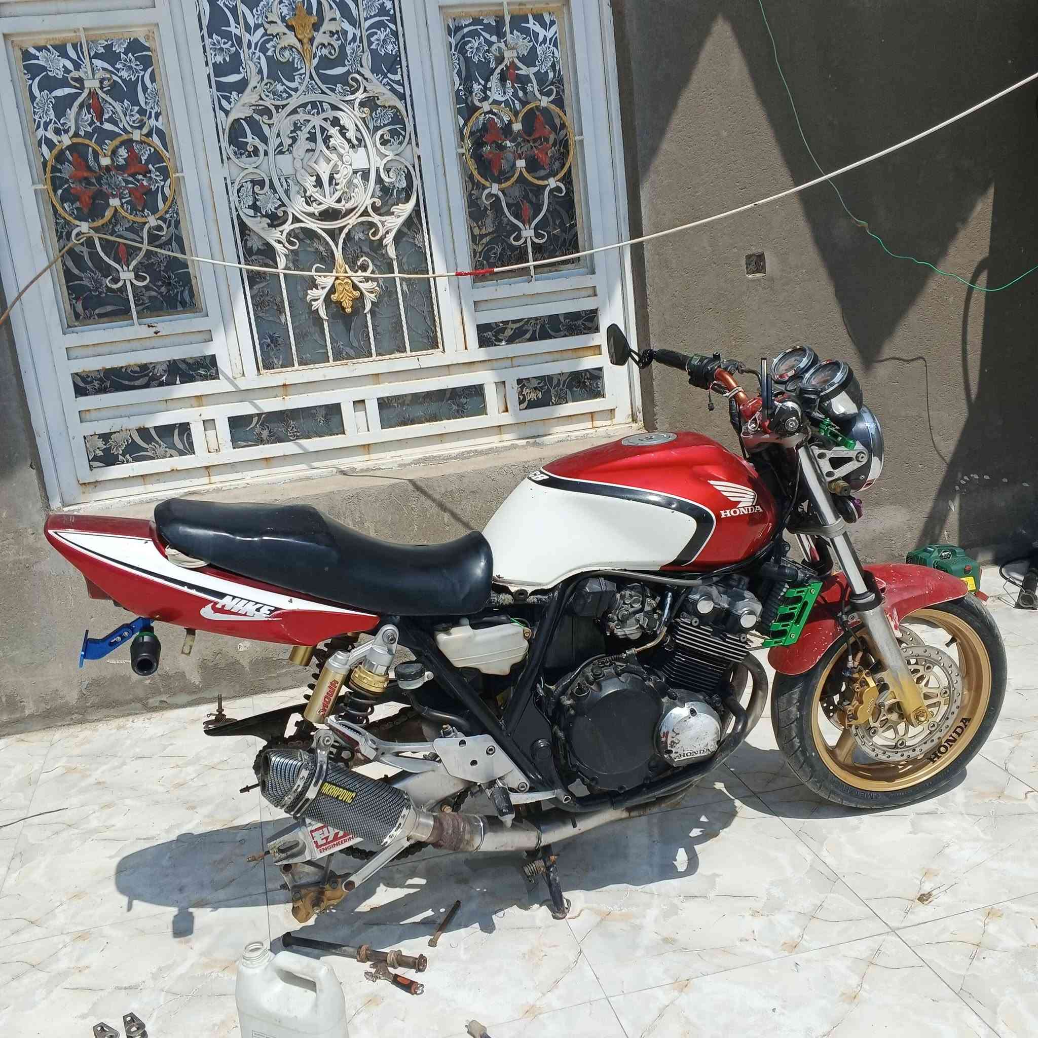 سلام عليكم سيبي فور 400 جيل اول 16ولف مكان ناصرية سعر 1200شراي يتفضل خاص ***********
