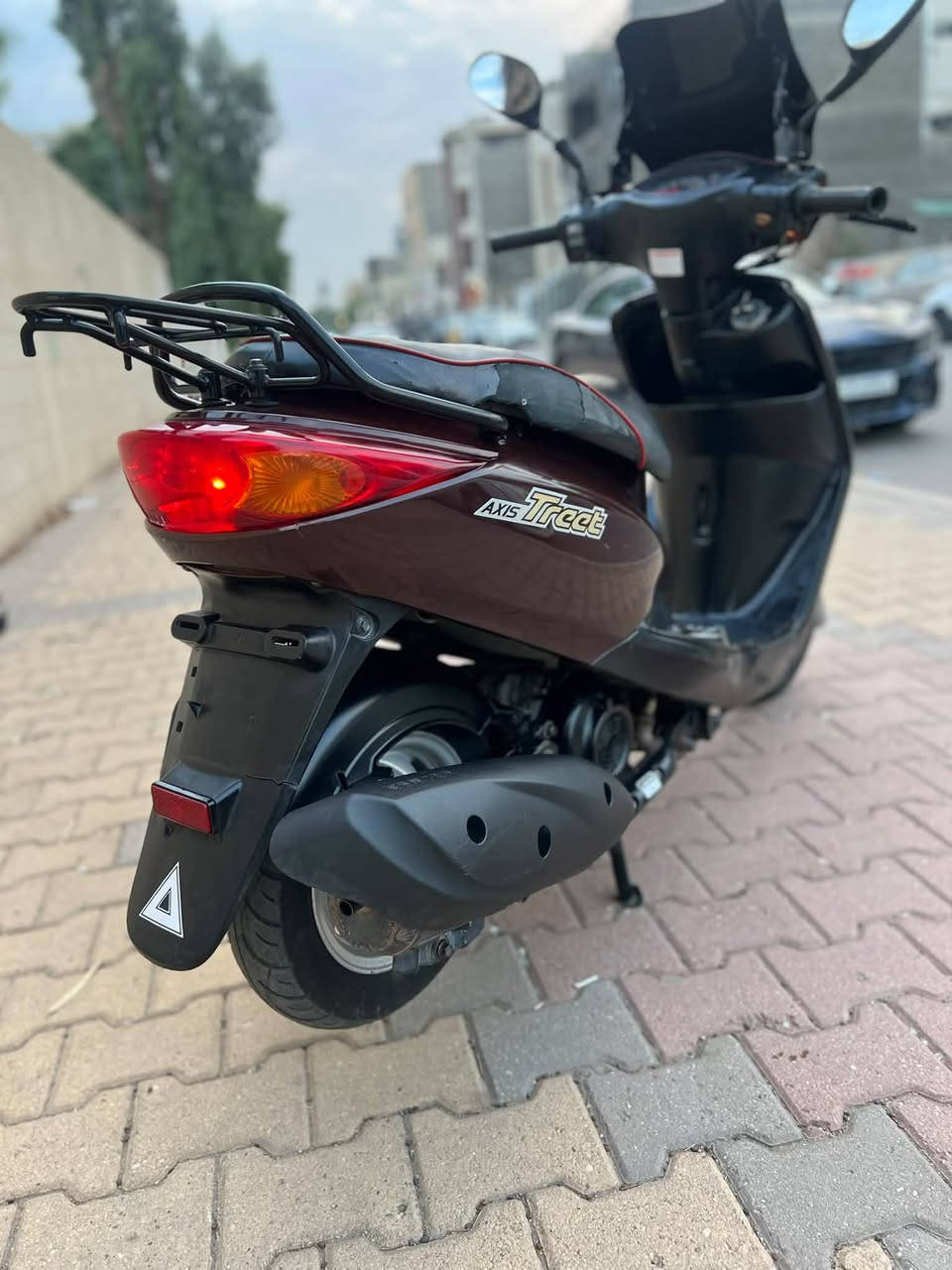 يوماها اكزز • ياباني • كهربائي