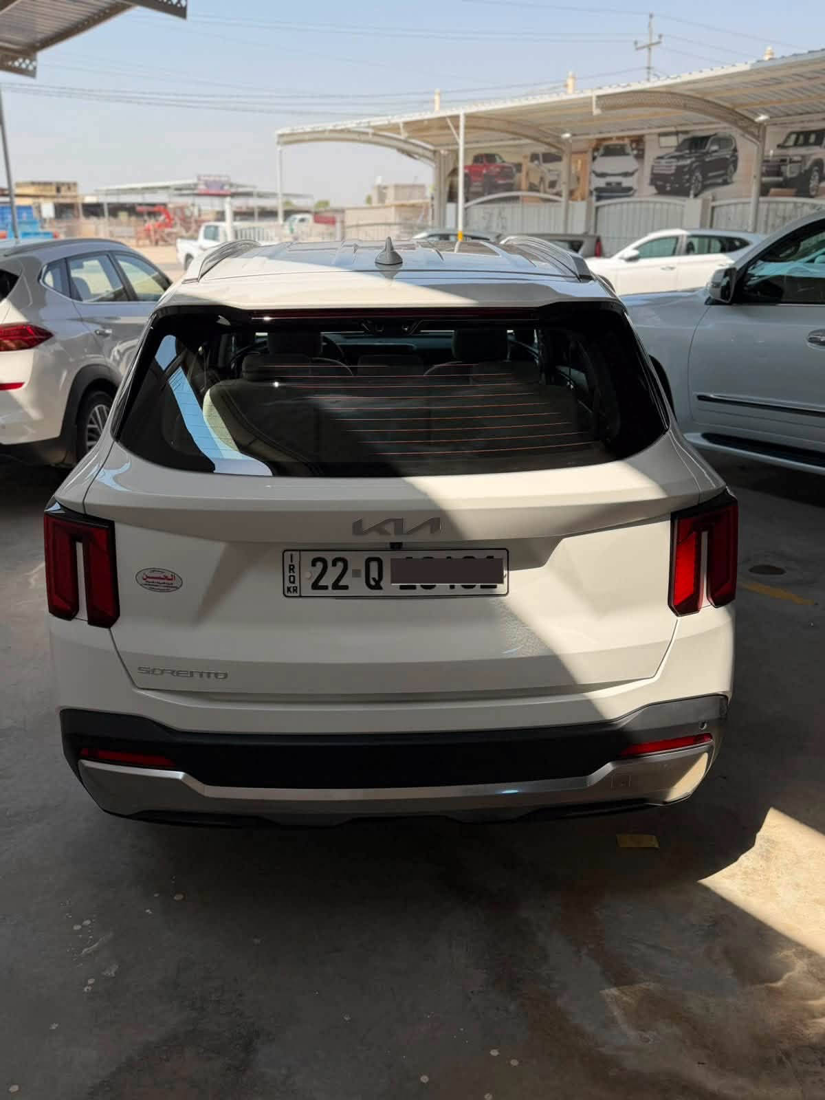 معرض الحسن لتجارة السيارات 
العنوان / واسط الزبيديه 

كيا سورنتو 2025
ماشيه 20 الف 
جنطه كهرباء 
بردات خلفيه 
كشنات جلد وكهرباء 
تبريد كشنات 
كامرات 
لد نهاري ليلي 
كير موس 

مكفوله كفاله عامه من كلشي 

السعر 315$ مجال بسيط 

***********

