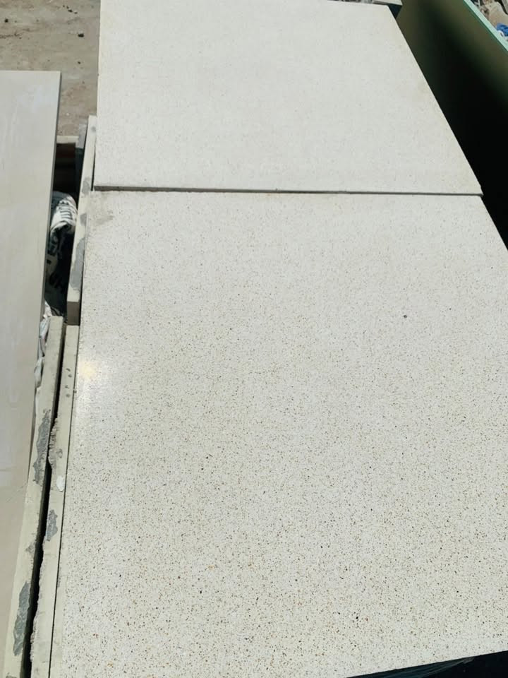 للبيع كاشي 60×60 

عندي 25 متر كاشي 60×60
🔸 النوع: دهوك
🔸 الشركة: روما
🔸 النوعية زينة ومناسب للبيت أو المحلات
🔸 الكاشي زايد عندي عن الحاجة وأريد أبيعه
🔸 اللي يريد يجي يشوفه ويفحصه بنفسه قبل الشراء
📍 كربلاء حي الغدير

اللي مهتم يراسلني خاص اواتصال
***********
