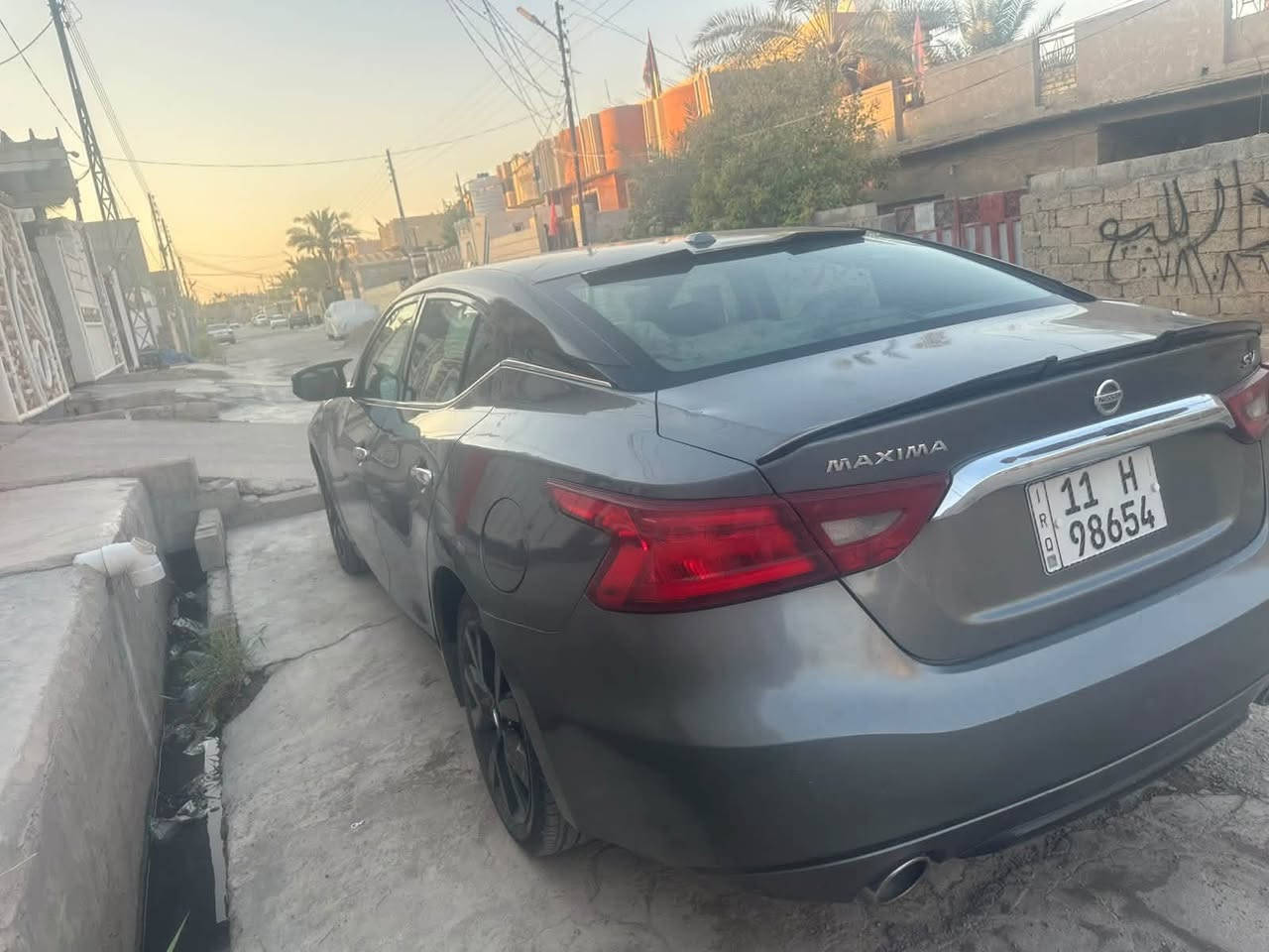السلام عليكم maxima 2018 sv الحادث موضح بالصورة تحويل مباشر رقم بغداد سعرها 100 وبيها مجال مكان السيارة ديالى 
***********
