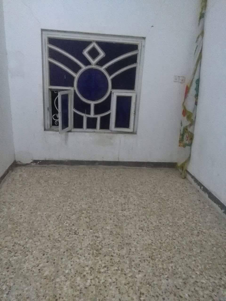 يوجدبيت للايجاربالتقيه الثالثه للايجار يتكون من من مطبخ وصاله وثلاث غرف نوم وصاله بالطابق الثاني مع مجمع حمامات بالطابق ين وخارجيه للاستفساراكثراتصل ***********
