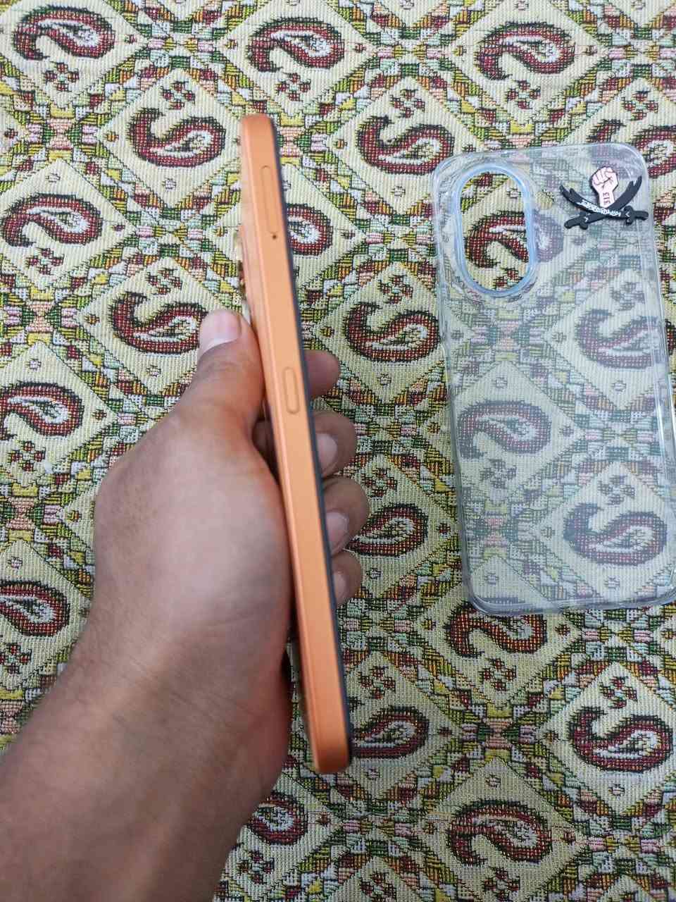 سلام عليكم حبايب جهاز هونرx7d صارلي يومين من اخذته لبيع جهاز اخذته 365اريده 330وبي مجال 290مايصير والله  وهذا رقمي ***********
