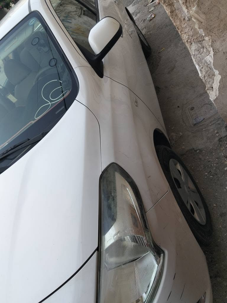 نيسان صني2020 خليجي (هندي)
سيارة ماشية 86 الف km
داخل اصفر
السيارة مكفولة ما بيها صبغ بس بيها بارد 
 ورقة الفحص موجود بلمنشور
كير والمحرك مامفتوح بدون أي عيب بشرط 
سنوية جديدة تخلص 2030
سيارة التخم الصدر جديد وباتري وتايرات جدد
كوبون البنزين موجود
تخم كبات+سويجين بلادي موجود
سيارة بأسمنا  تحويل  بل شرط والسعر 102$ورقة وبي مجال بسيط
 مكاني كركوك شراي خابر على هذا  الرقم
***********1 كركوك, العراق

