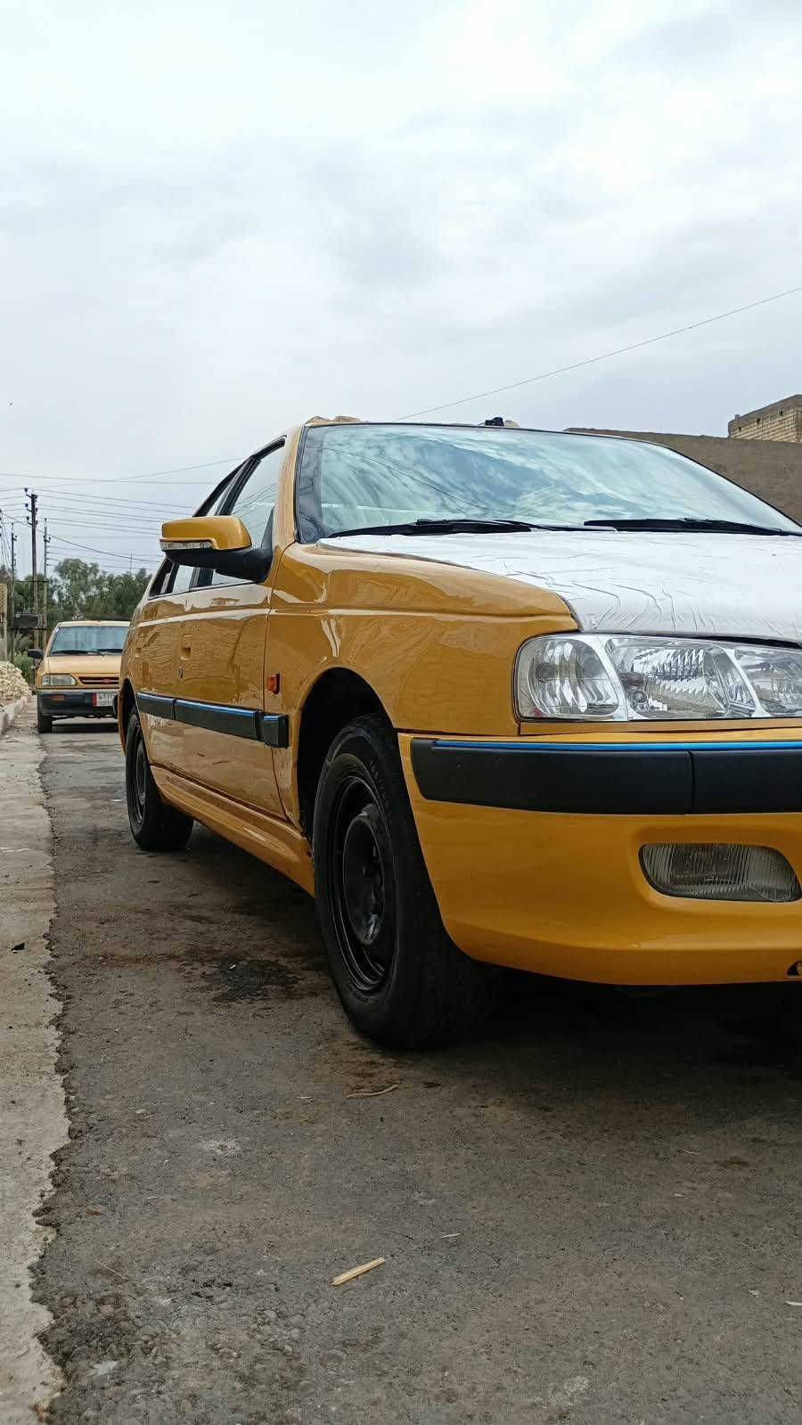 بيجو بارص موديل 2015 سيارة جديدة وجاهزه من كلشي مكينه فرنسي تخم تاير صدر جديد تبريد ثلج مابيهه صبغ دوشمه جديدة كهربائيات كلهه شغاله مصفره  سعرهه 38 مكاني بغداد رقم الهاتف ***********
