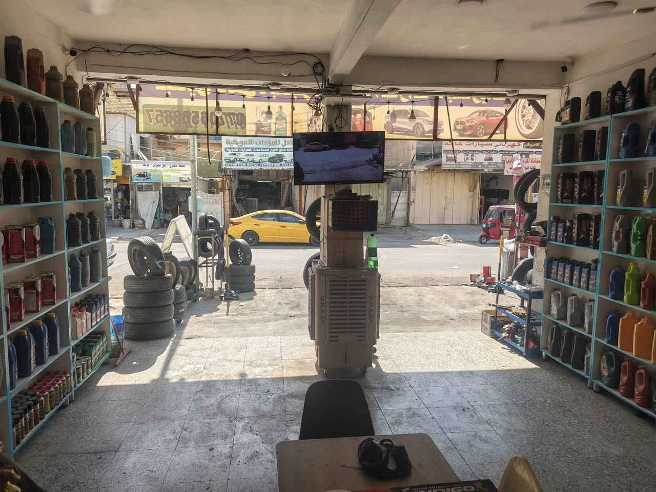 السلام عليكم محل للبيع منطقه الامين شارع العام صف مطعم الرياضي كامل بنشر ودهن *********** استفسار على الواتساب
