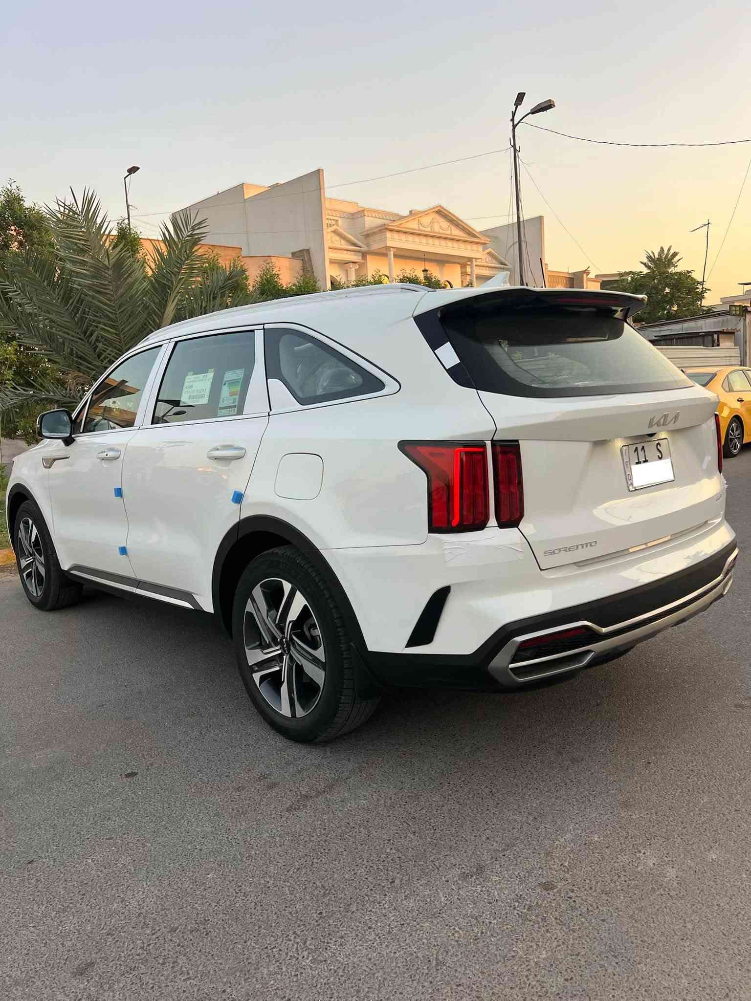 كيا سورنتو ٢٠٢٣ خليجي مكفولة كفالة عامة محرك ٦سلندر ٧راكب ٣قطع تبريد بصمة بانوراما كشنين كهرباء مرايات كهرباء شاشة كاميرا تحكم استيرن حساس خلفي وامامي لد أمامي وخلفي دبل ايرباك بردات لايت زنون ٤عدسات هند بريك دكمه جنطه كهرباء شاحن لاسلكي شفتات بالستيرن كير٨ نمر ماوس مانع انزلاق مانع انحدار سيارة جديدة وجاهزه كلها على وضع الشركة رقم انكليزي 11 بغداد سنوية جديدة هزه ٢٦ جديدة للبيع أعتذر عن المراوس بغداد حي الامانه للإستفسار 
***********
