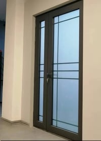 أبواب ألمنيوم • شبابيك بلاستيك • مجرات درج
