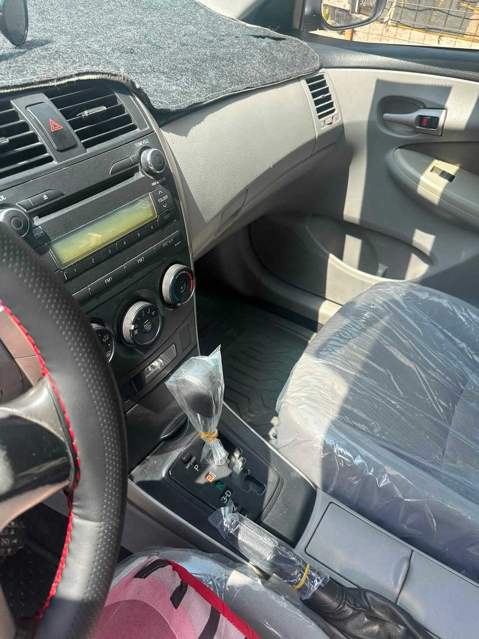 سلام عليكم من رخصت الادمن كورلا ٢٠١٣ خليجي بدون حادث بس جارده سيارة جديده جدا كير محرك كفاله صدر تخم تاير ياباني كهربائيات فول ترايك للبصره بيهه طخطخات بصيطه دواخل بل كارتون رقم بغداد العنوان حي جهاد السعر ٩٥ ورقه هاتف ***********
