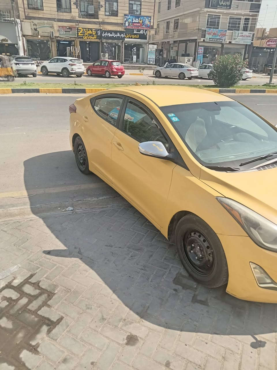 اخوان السلام عليكم النتراء صطعش امريكي للبيع حادثه بامريكا جاملغ ايسر وبسمي تحويل مباشر اخوان السياره جاهزه محتاجه فقط تبريد وجم قطعه حداديه بسمي رقم انكليزي السعر 105 
رقم الهاتف ***********
