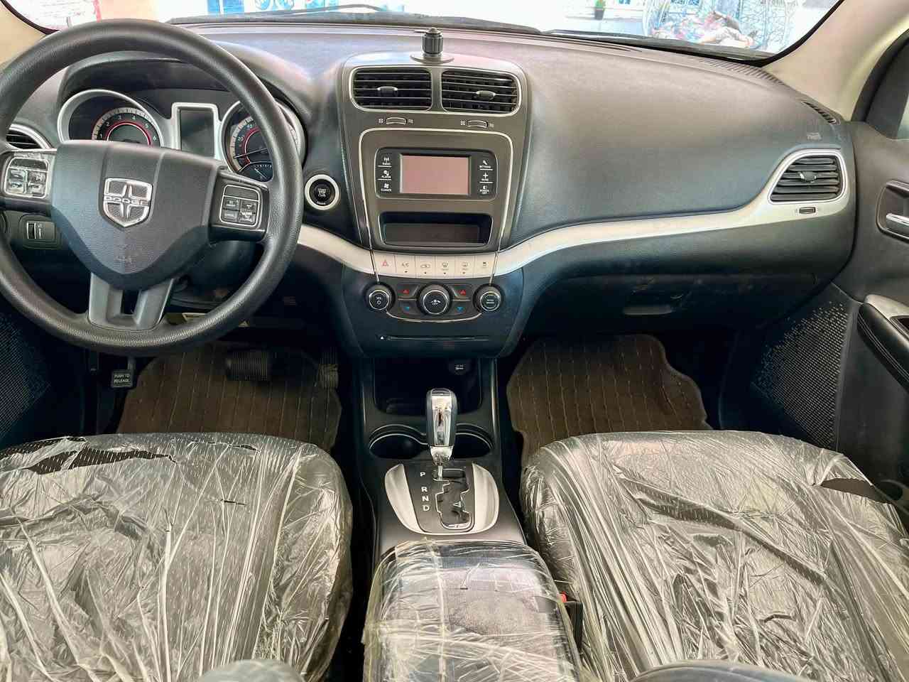 السلام عليكم 
جورني للبيع موديل 16 
مواصفات السياره
محرك 2400
7 راكب 3 قطع تبريد 
جميع الايرباكات سليمه 
محرك كير تبريد حداده كفاله 
ماشيه 82 الف كيلو 
سياره ضربتها بأمريكا فقط دعاميه وصور الحادث مرفقه 
عدا هذا شبر ما بيها 
مكاني ناصريه 
السعر 128 
للاستفسار 
***********
