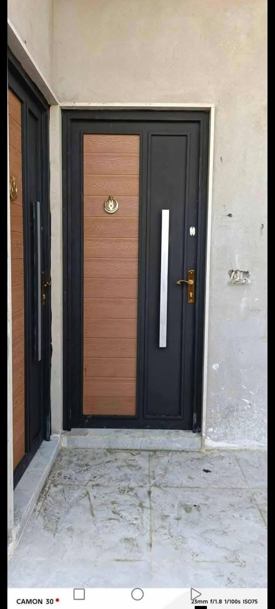 https://www.facebook.com/share/1ERPpeRhmP/.   سلام عليكم هذا ولد حداد شغله كلش مرتب واصلي داخل سماوه وركاء يشتغل بيوت وشبابيج وسياج الي يحب يتوصل ويااا

نص مكتوب في الصور:
- حدادة الضامن
- ***********
- CAMON 30 23mm f/1.8 1/100s ISO75
- @othman.haddad4