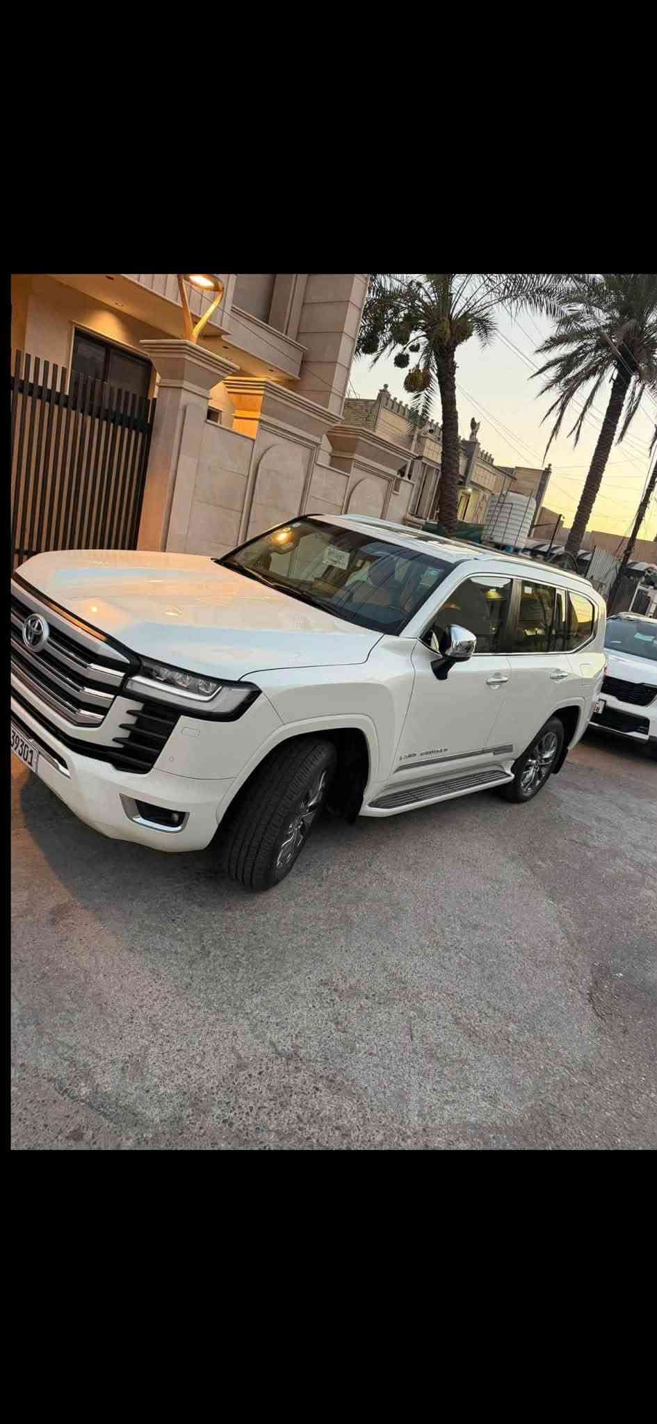 لاندكروز توين تيربو 2023 للبيع او مراوس بجمسي الفيشن 2025_2026.  VX_TWIN_TURBO_SAS
ماشي 57 الف حقيقي 

مواصفات دبل كشن كهرباء

جلد اصلي 

صندوك كهرباء

حساسات امامي خلفي

رادار امامي خلفي 

مري شفط

واصفات الاندكروز معروفه سياره جديده وكفاله عامه

***********      البلديات شارع المصرف
