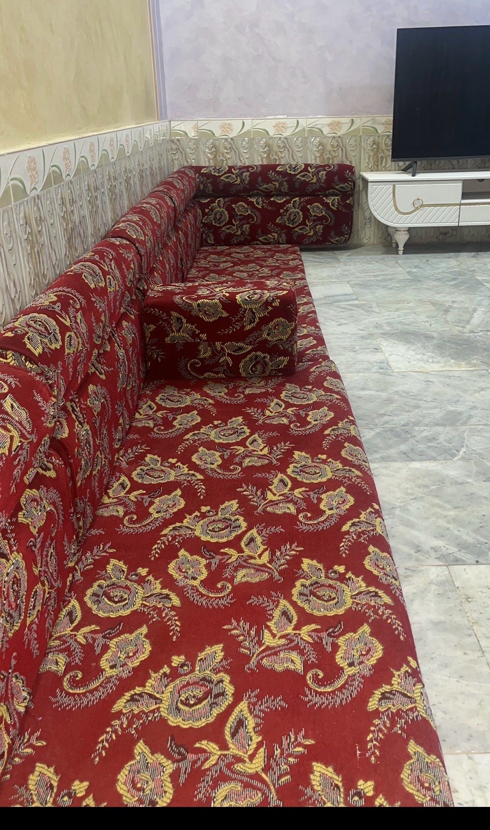 تخم كامل • نظيف • حي الحسين