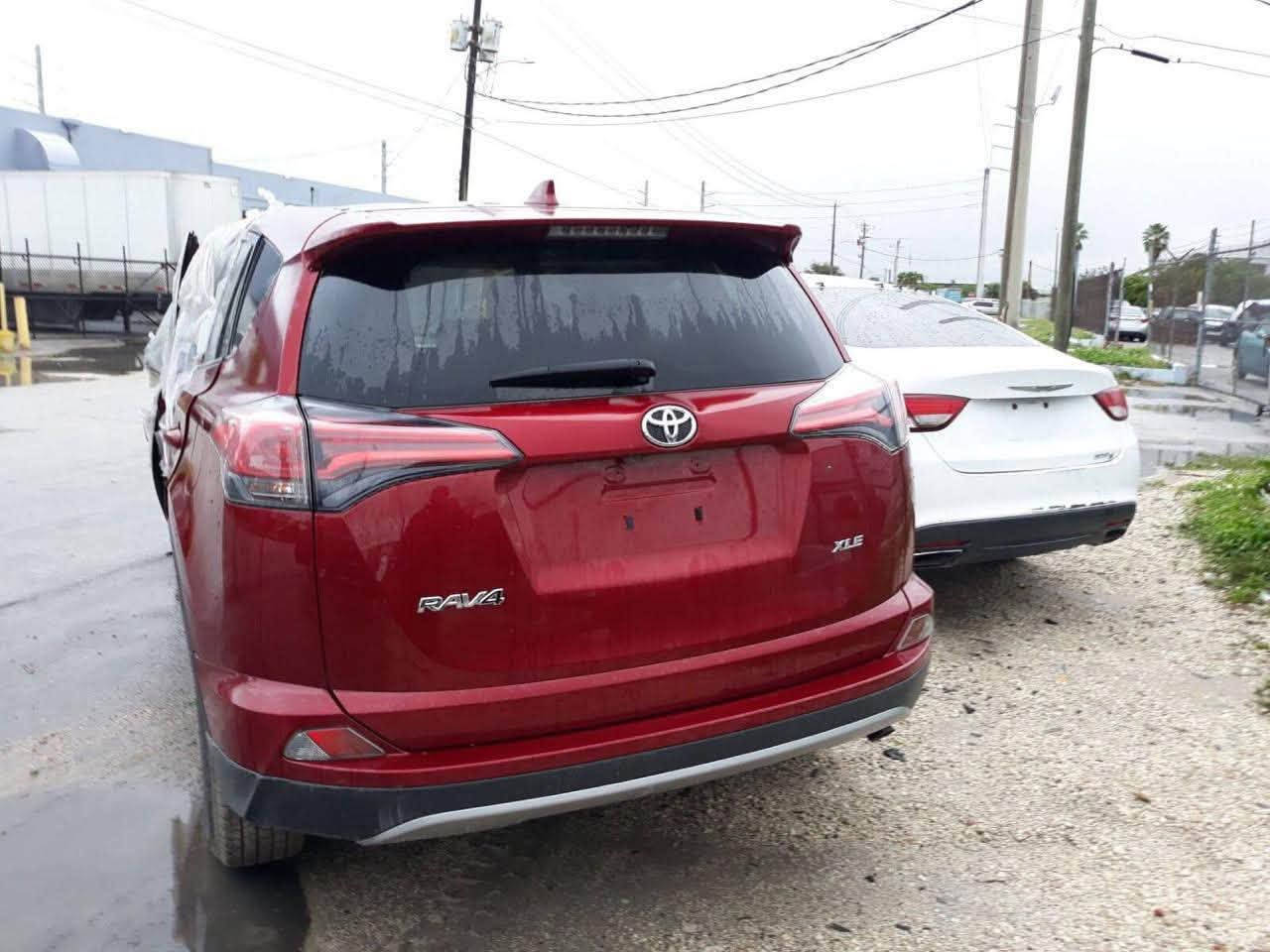 السلام عليكم RAV4 2018 Xle للبيع او مراوس وارد امريكي
حادثهة مرفق بالصور جانيهة من 2023 السيارة خير من الله بعدني محافظ على نظافتهة وهسه يلة مشيتهة 85 كيلو متر حقيقي ومواصفات ال Xle معروفة بالعافية على الياخذهة للاستفسار *********** مكاني بغداد

نص مكتوب في الصور:
- 38341129X