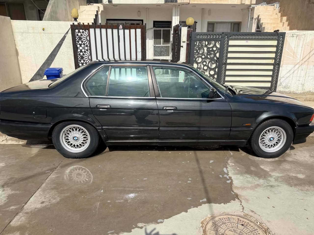 سلام عليكم
سياره موديل ١٩٩١
شرط تحويل 
سياره صبغ عام جماليه بدون ضربه 
رقم أربيل
  بطاقه بانزين بيه 
تبريد بس نقص فان 
اربع جام كهرباي
دبل جكمجه
سعر 54بيها مجال 
رقم موبايل ***********
