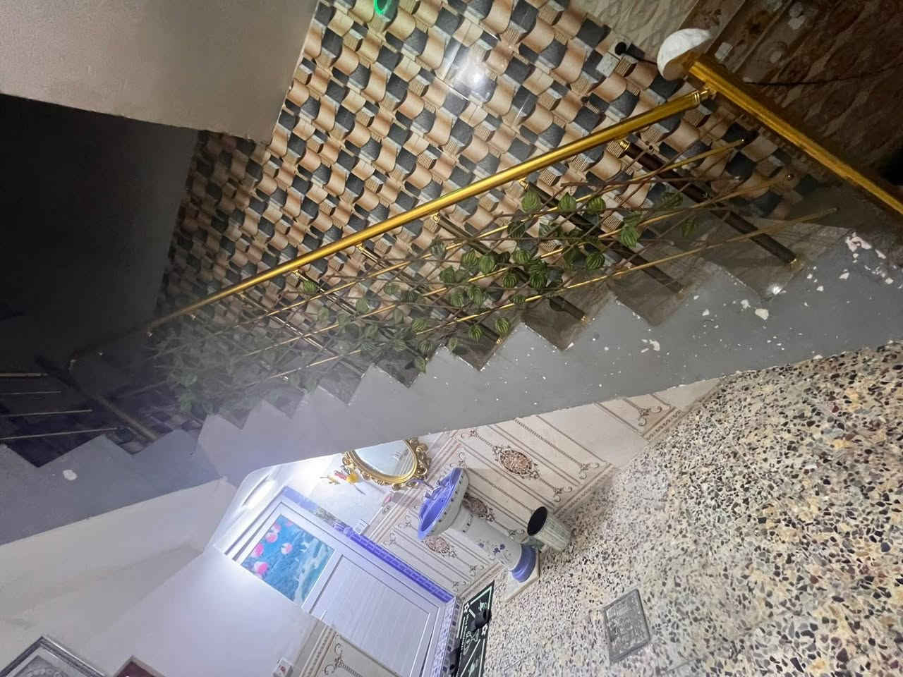 بيت للبيع مساحه 100 متر
طابق ونص
📍 الموقع: كربلاء – حي القدس ثاني بيت عن الشارع العام
📜 ملك صرف
💰 السعر: 130 مليون 
🤝 وقابل للتفاوض
📩 للاستفسار مراسلتنا على الخاص
او الاتصال،واتساب ***********
