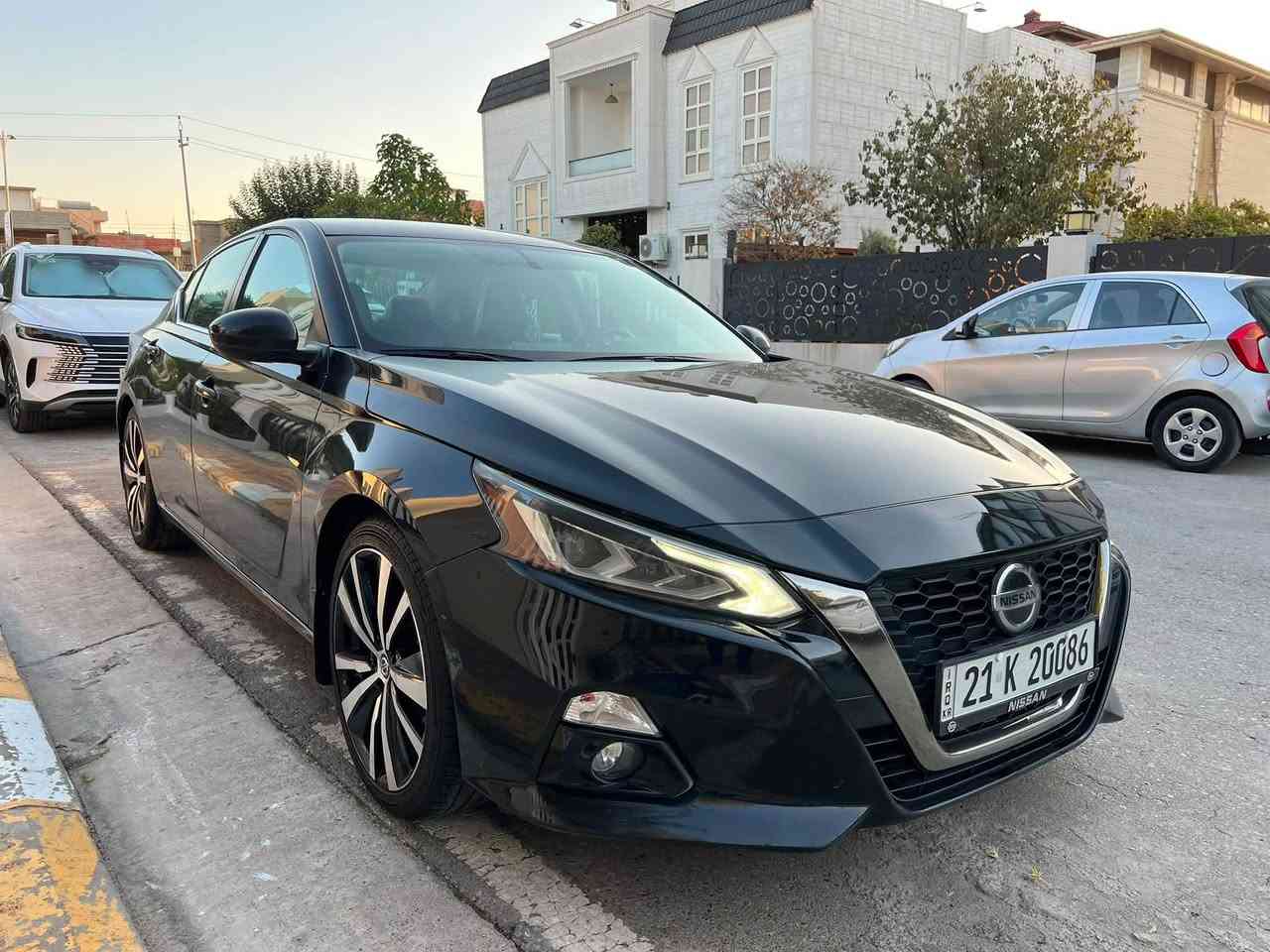 التيما موديل 2019 مواصفات SR حادثه جدا بسيط
اقره تفاصيل وشوف صوره وصورة الحادث قبل لا تتصل 
محرك وكير بشرط 
ماشية 80 الف
رقم وسنوية وهزة وبراد كله جديد
بجم امامي خلفي كبس 
بيه جاملغ وباب صبغ بدون اي دواخل
سيارة حيل جديده ونظيفه وما بيه اي نقص 
شرط تحويل 
مكانه سليمانية
للاتصال ***********
