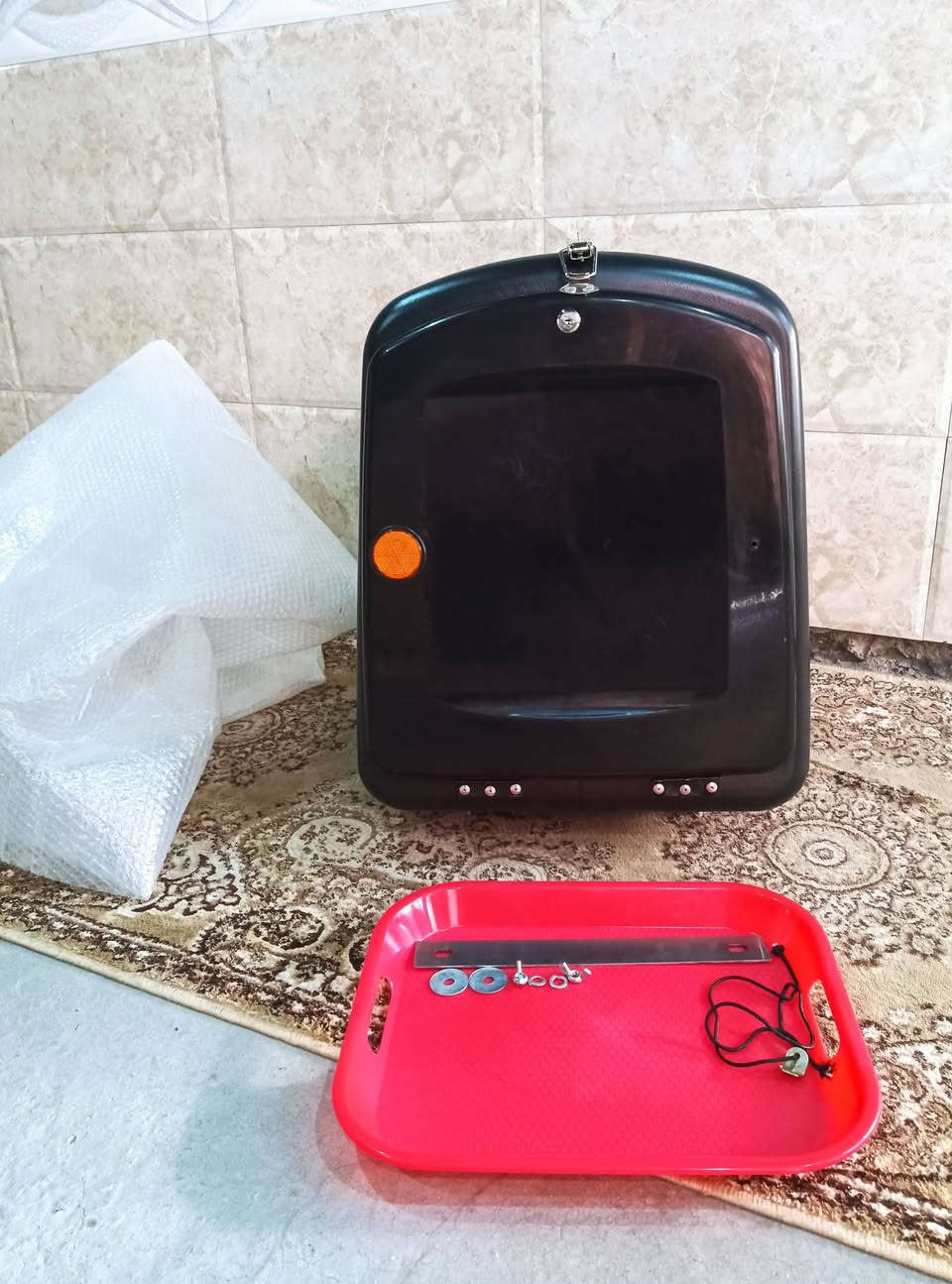 السلام عليكم صندوق دلفري حجم كبير للبيع مامستعمل شرط حتى غراضه بعدهن مامشدودات اليوم اشتريته سبب البيع ماكعد على الدراجه مكاني حله حي البكرلي رقمي ***********بيه واتساب
