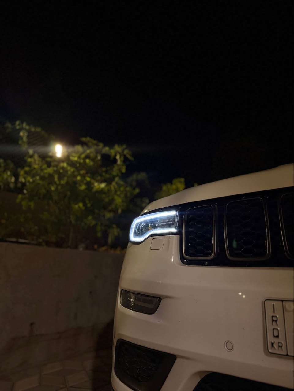 Jeep grand Cherokee S 2020  
موسفات خلیجی 
فول موسفات .93000Kmحەقیقی ڕۆشتەوە .سەنەوی تا 2031 تازەی . یەکە پەڵە کارتی هەیە . سەیارە کە بێ تەقەوە ڕەقە یەکە دینار مەسرفی تیانیە ٤تایەی تازەی بۆ کڕاوە . 4 مۆدی لێخوڕین . دەبڵە ئەکسل . مەکینە V6 3.6 . سەقف پانۆراما سندوق کارەبا …….
نرخی 325 مجال
شوێن سلێمانی 
ڕەقەم *********** السليمانية, العراق

