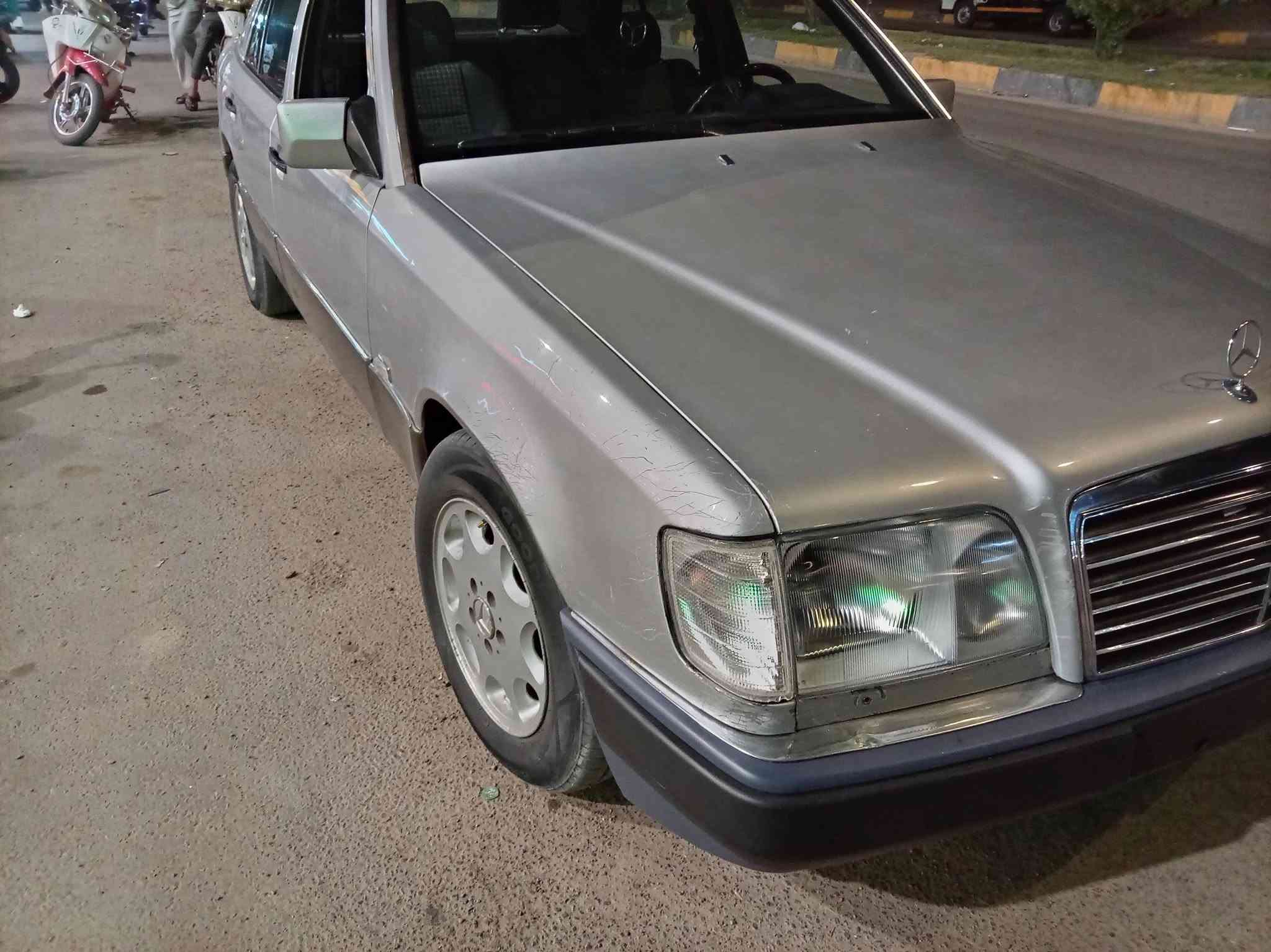 السلام عليكم للبيع مارسيدس 320بيبي دب موديل ٩٣ سياره جاهزه گير محرك كهربائيات كلها جاهزه سياره مرشوشه عام بدون ضربه قطرة معجون مابيها قطرة خياس مابيها قواعد دبلات بلاديه محرك خراطيم رقم كركوك تحويل مباشر السعر ٧٠ وبيها مجال بسيط العنوان الضلوعية ***********
