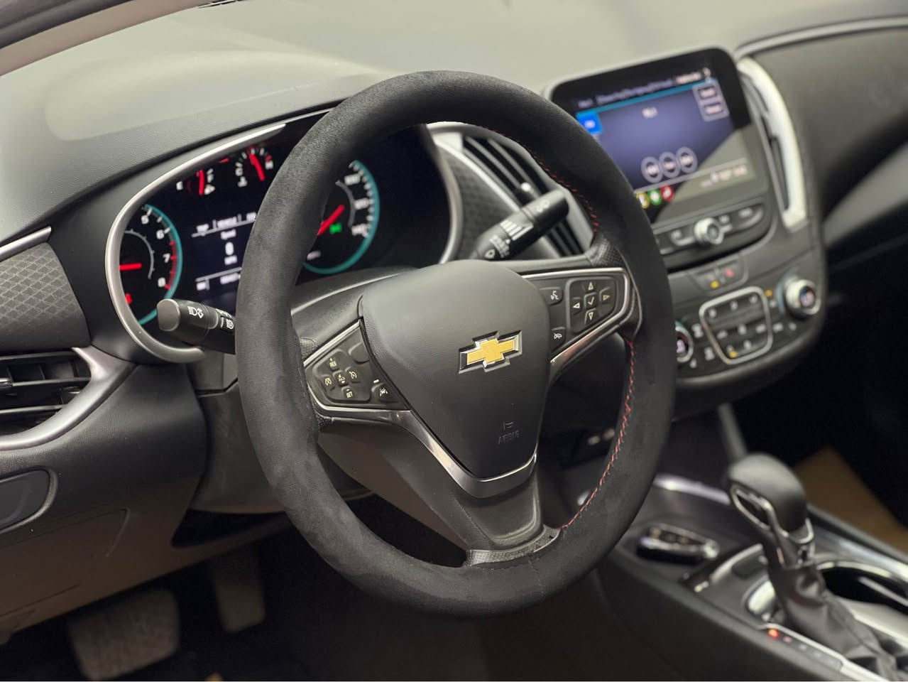 Chevrolet Malibu 2023
شيفروليه ماليبو ٢٠٢٣
مواصفات LT

مكينة ٤سلندر+توربو حجم ١.٥لتر
ماشية 100,000 ميل و بحالة جيدة 
لون السیارة نیلي غامق

ضرر السيارة کلششش خفیف بدون دواخل و بدون ایرباک 
السیارة بیها مکانین معدل و کارت بجم خلف کبس كلش حلوة و نظيفة

رقم الشاصي مع الصور
رقم كاتي تترقم شمالي دهوك اربيل سليمانية

مكفولة من كير و محرك و كهربائيات

و ب سعر(108$) ورقة و بيها مجال للطيبين

مكان السيارة

دهوك -معرض ارشف R-Shev
رقم51 من معارض التيرمينال 

***********
*********** دهوك, العراق
