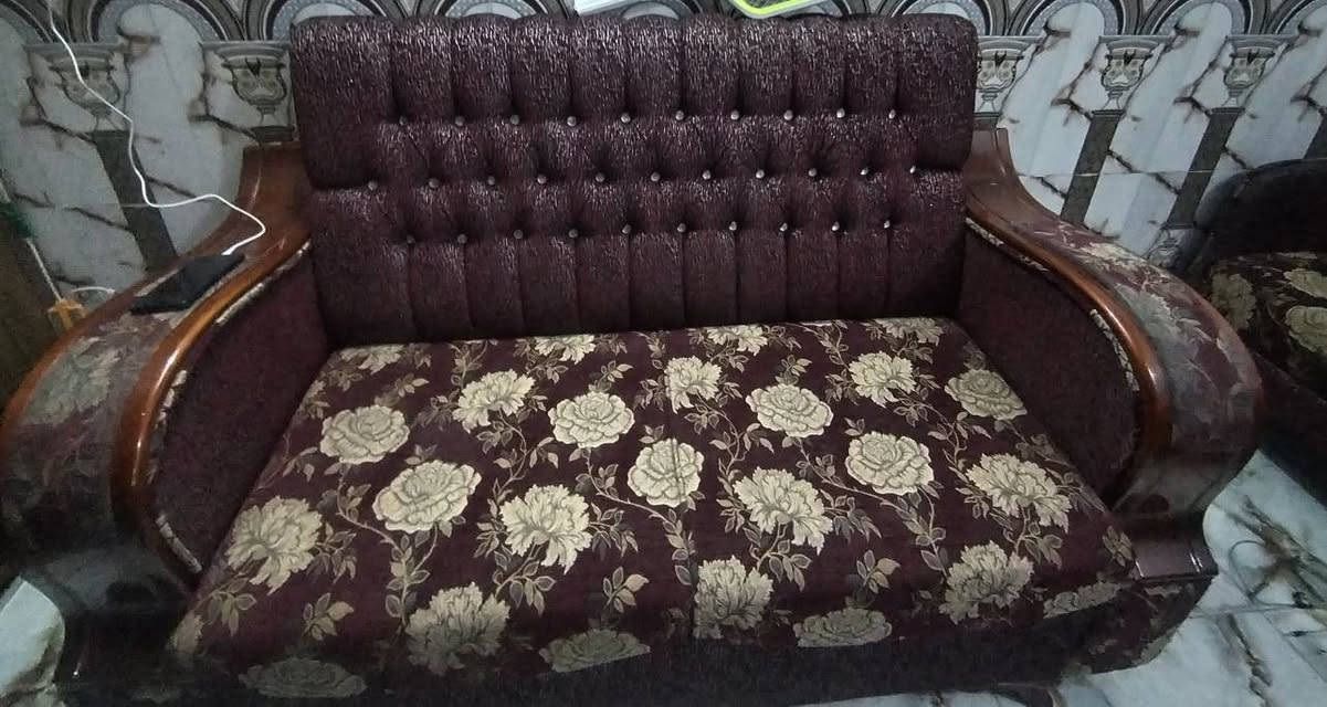 تخم سبع مقاعد نضيف اي ضرر ما بيه المكان بغداد للاستفسار الاتصال على الرقم هذا *********** بغداد, العراق
