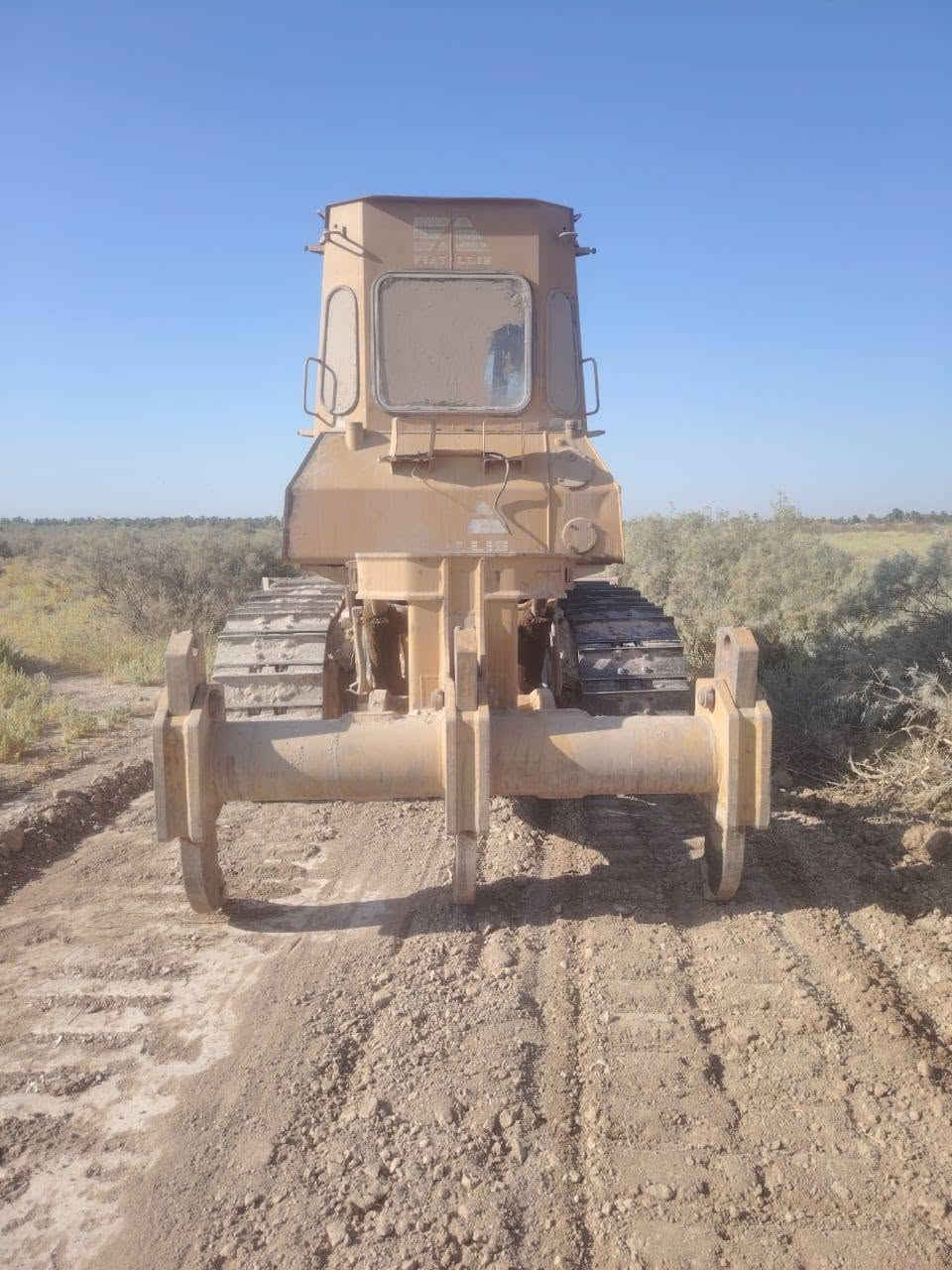 للبيع بلدوزر فيات اف دي
رقم بغداد اصفر
*********** مكينه جاهزه حاليا بل الشغل
