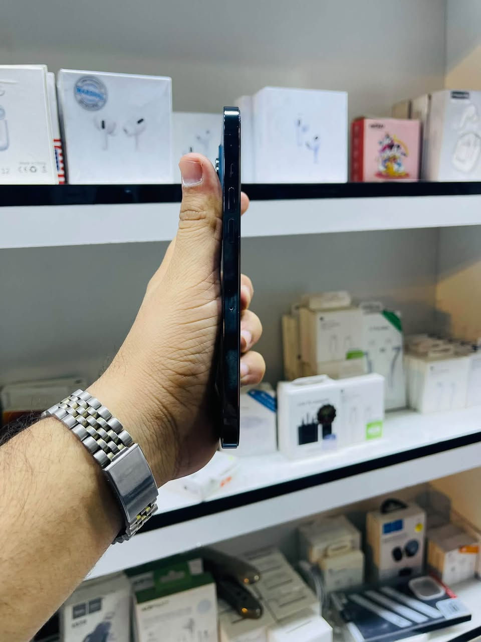 آيفون ١٢ برو ماكس • ٢٥٦ • بطارية ١٠٠٪
