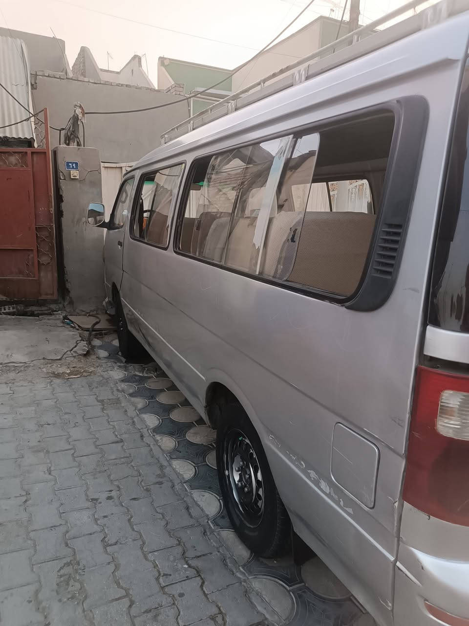 سلام عليكم الحلال للبيع موديل 14 مصفره هيئة ومرور وضريبة سنويه قبل اسبوع استلمتها سياره كدام العين حلوه مكينه صارلها 5 اشهر 4y شركه كابريتر تخم تاير صدرها عل نص جاهز كبل لشارع بيها طخه بل بجم ومصبوغه عام جماليه ورقم الشاصي رايح لازم تمشي معامله شعار سنويه 2031 يلا تسقط السعر 75 وبيها مجال بسيط عنوان سياره بغداد الكماليه وهذا رقمي بي واتساب ***********

