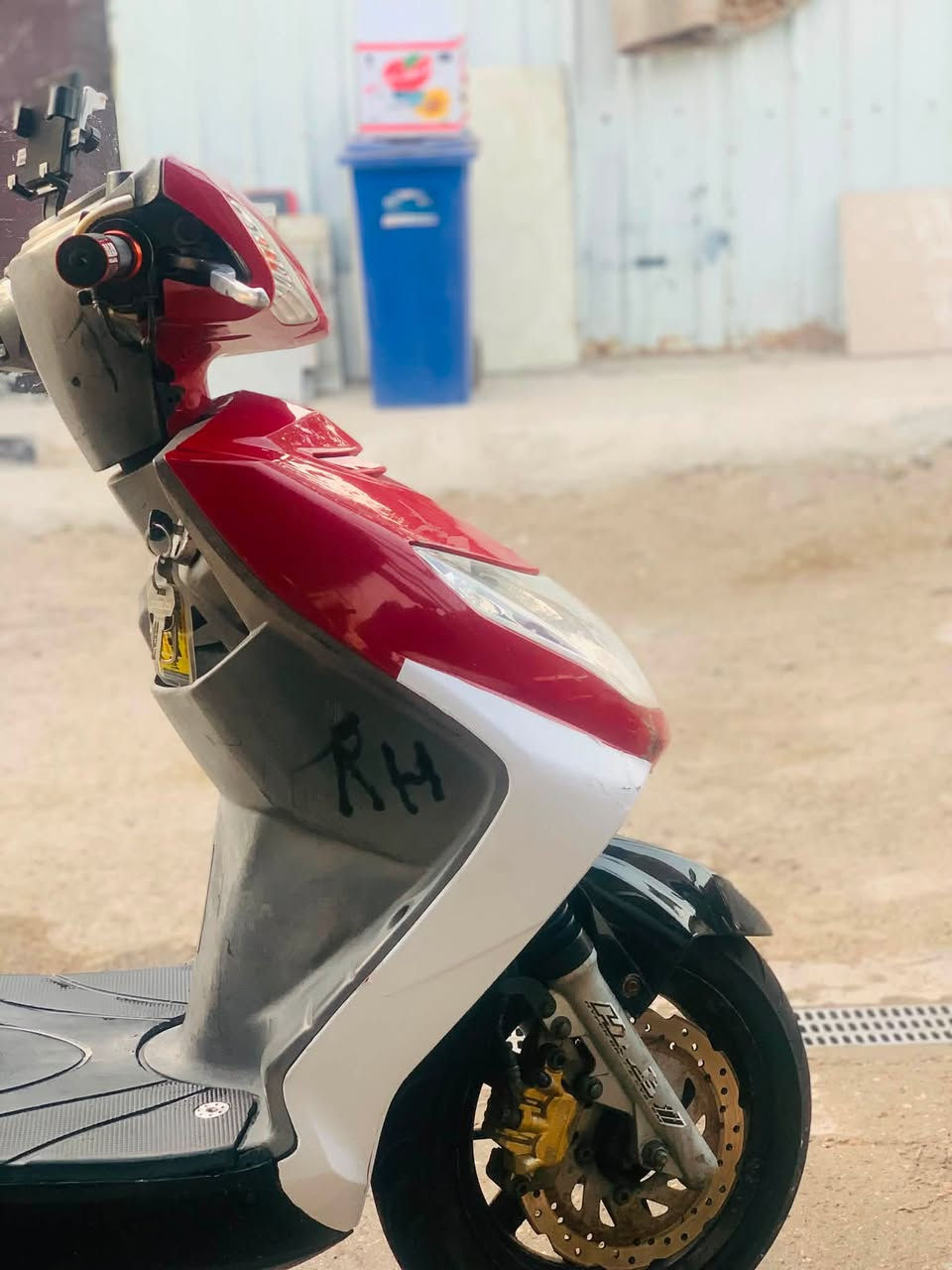 سلام عليكم سكنس فحل ياباني دراجه كفاله تجي تفحص وتشوف وتقتنع كامله بدون أჂ̤ نقوصات مہَ ناحيه محرك ومن ناحيه كهربائيات معدل خير مہَ الله ب 900 
بغداد الزعفرانيه  للتواصل ***********
