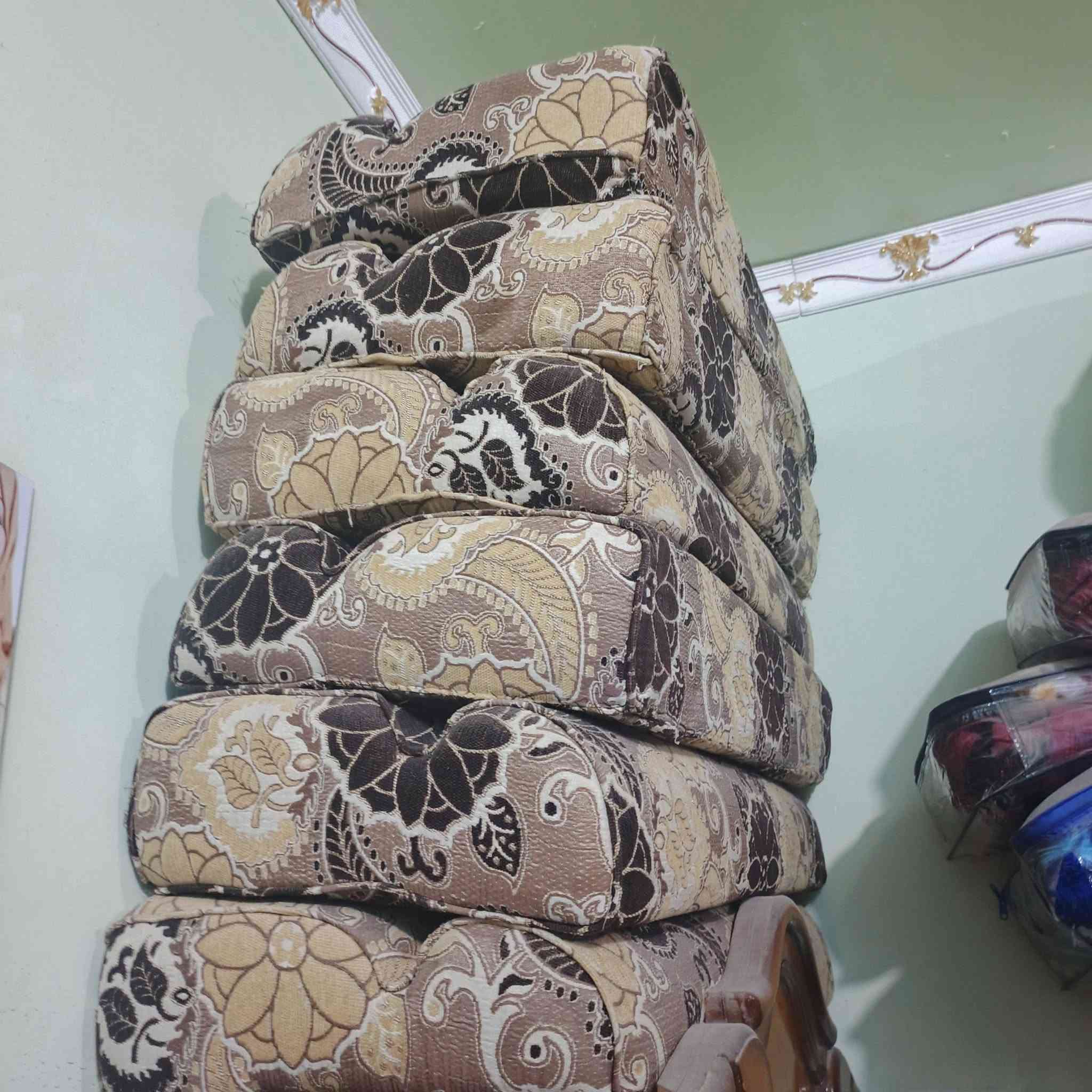 ديوان نضافه 90٪100 للبيع العدد 7قطع قيمهن وخذهن حض وبخت ***********
