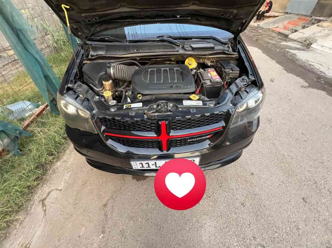 سلام عليكم للبيع او مراوس حسب القناعه  دوج كرفان 2019 فئه SXT وراد امريكي حادثها جاملغ صفحه اليسره والبنيد فقط بيها قطع صبغ  ابيع حزام كير مكينه خير من الله السياره جديده بمعنه الكلمه مال بيت جاهزه من كلشي ماشيه 90 رقم بغداد بأسمي 
مواصفات....
ابواب كهرباء
جنطه كهرباء
تحكمات شاشه كامرة 
محرك 6سلندر 
تبريد3قطع  
ويلكب بلاك 
كشنات جلد كهرباء السعر 155وبيها مجال مكاني الدوره 
وهذا رقمي***********
