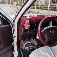 نيسان بيكاب • ٢٠١٠ • ٣٠٠٬٠٠٠ كم
