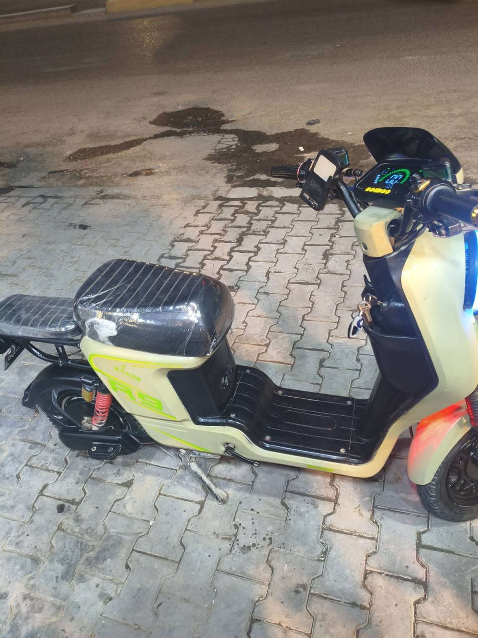 🛵 R9 شحن للبيع
دراجة مرتبة ونظيفة، استخدام زين وجاهزة للشغل،
اللي يعرف بالـR9 يعرف قيمتها 👌
سعرها مناسب وحاضر للفحص والمعاينة.
💰 325 ألف | قابل للتفاوض
📍 البصرة – أبو الخصيب – أبو الجوزي
📲 واتساب فقط: ***********
