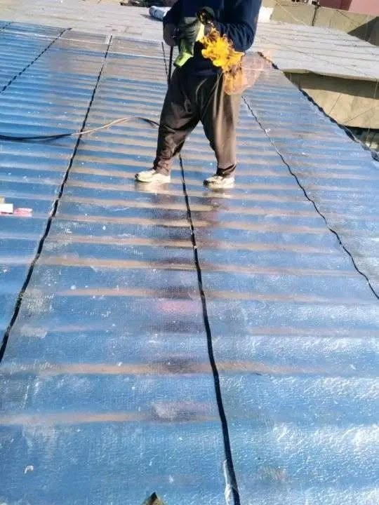 اسطه اوزكام عازل للحرارة 🔥 مانع رطوبه ⛅ يدوم اكثر من ١٥ سنه خبره اكثر من ٢٢ سنه  حسب المساحه اتعامل تدللون رقم ***********
