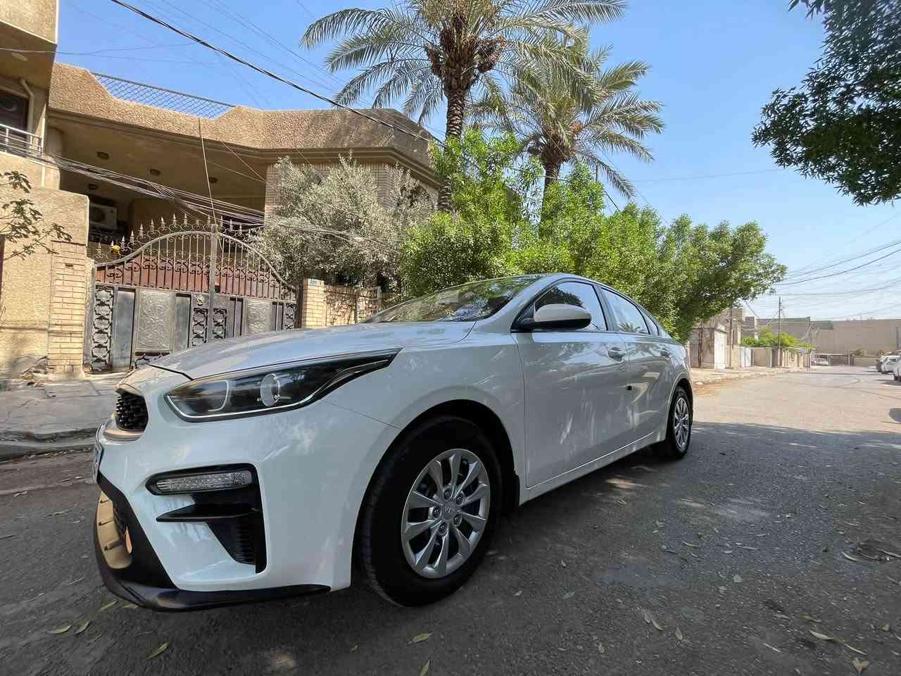 سلام عليكم سيراتو موديل 21 خليجي شركه العامه الدوليه مكفوله كفاله عامه بيه بارد بصيط كلش وما بين كير محرك كفاله تخم تاير جديد صدره جديد سياره جهزه وجديده بمعنه الكلمه رقم بغداد بسمي سبير ما نازل سياره بل باكيت مكاني بغداد الدوره عارضه 145 وبيه مجال رقمي ***********
